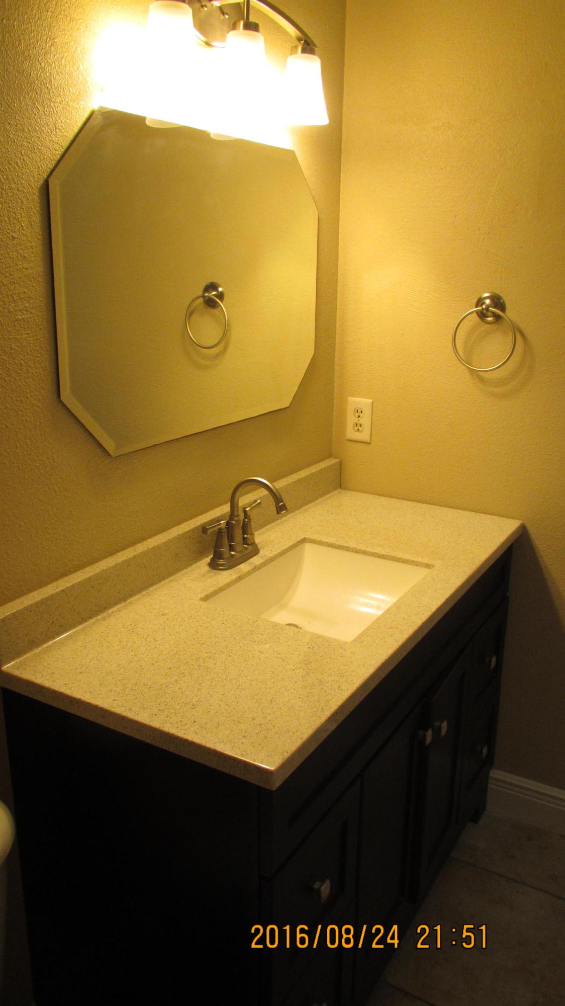 BAYWOOD T/H - Residential Lease