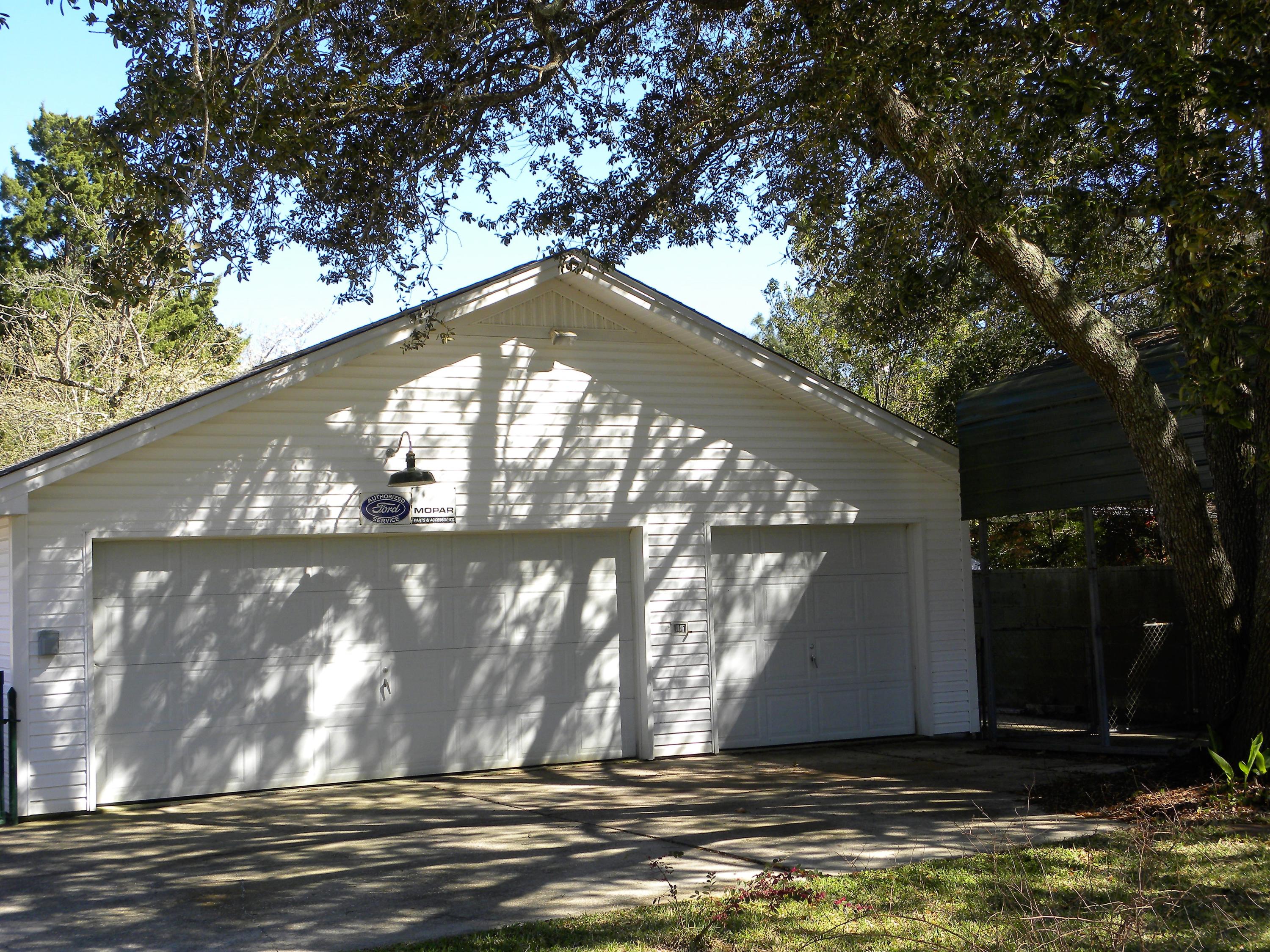 BAYOU POQUITO - Residential
