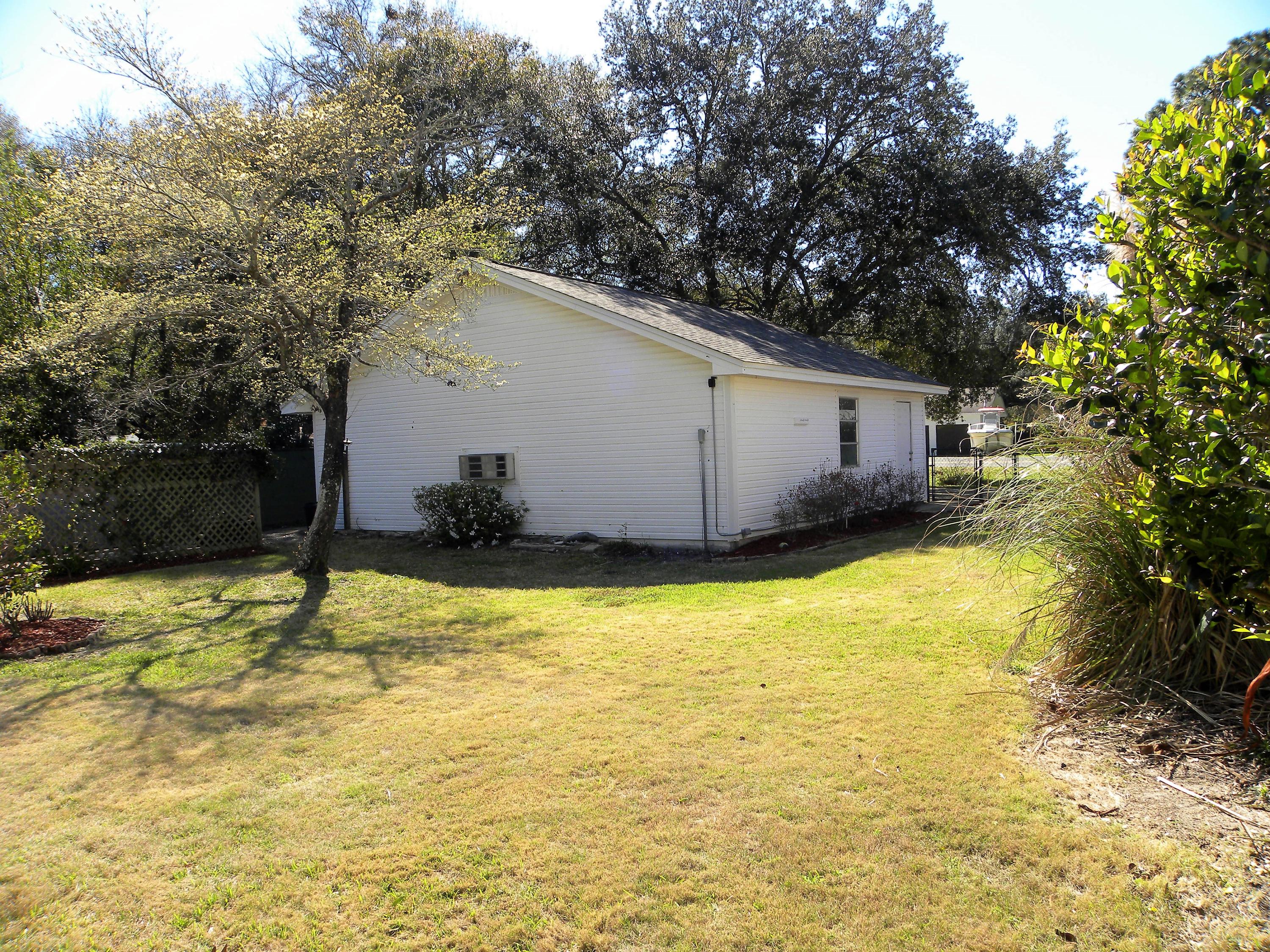 BAYOU POQUITO - Residential