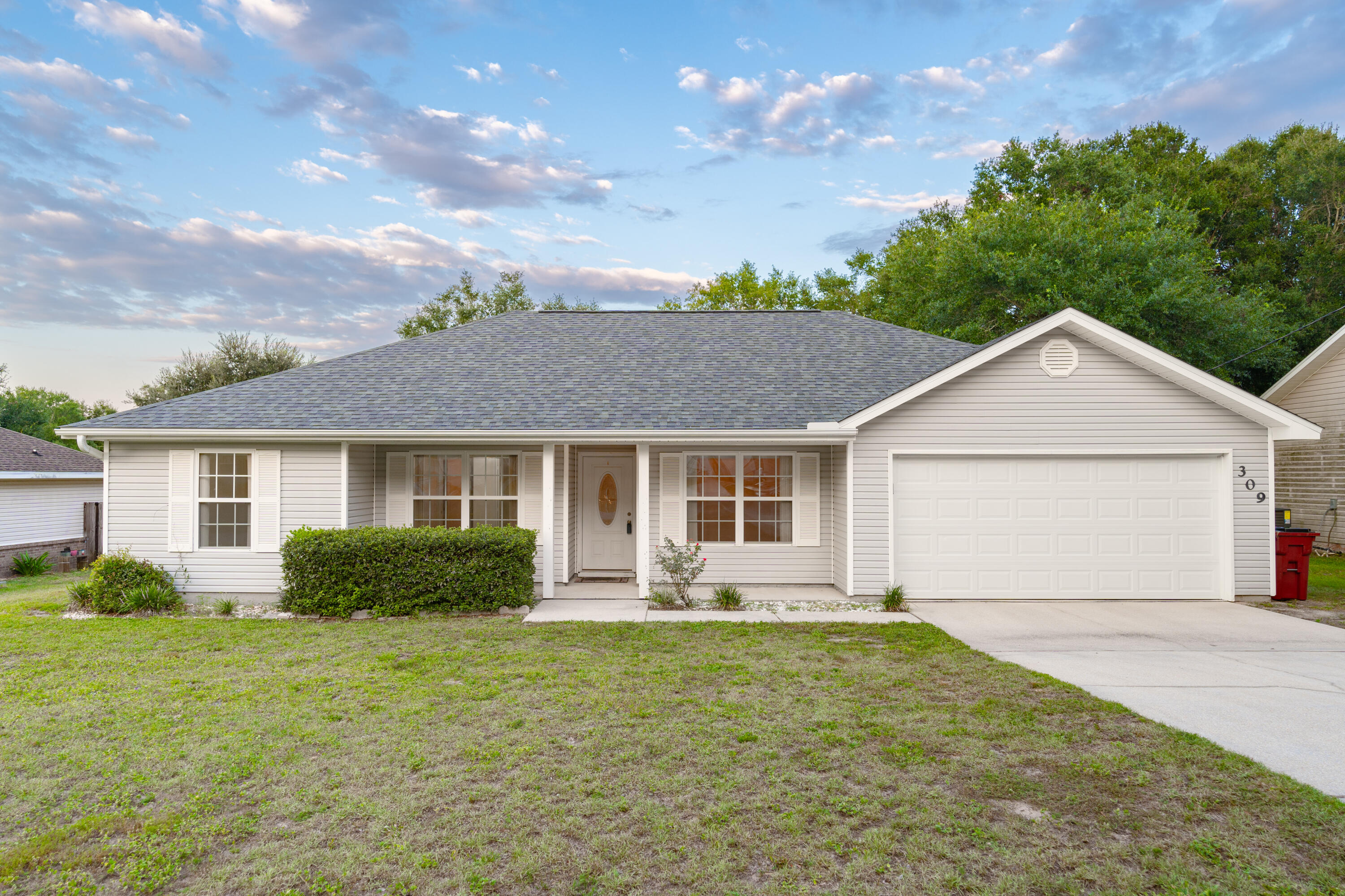 Welcome to this well-maintained, single-owner home, proudly cared for by a non-smoker.  The home features a new roof giving peace of mind for years to come.  Stainless steel appliances.  Spacious backyard for all your planting and landscaping plans.  Seller is offering a home warranty to the new buyers with Fidelity National Home Warranty.  This is definitely a rare find in the heart of Crestview making it a great home for first-time home buyers or investment property.  
Buyer to verify all information for accuracy.