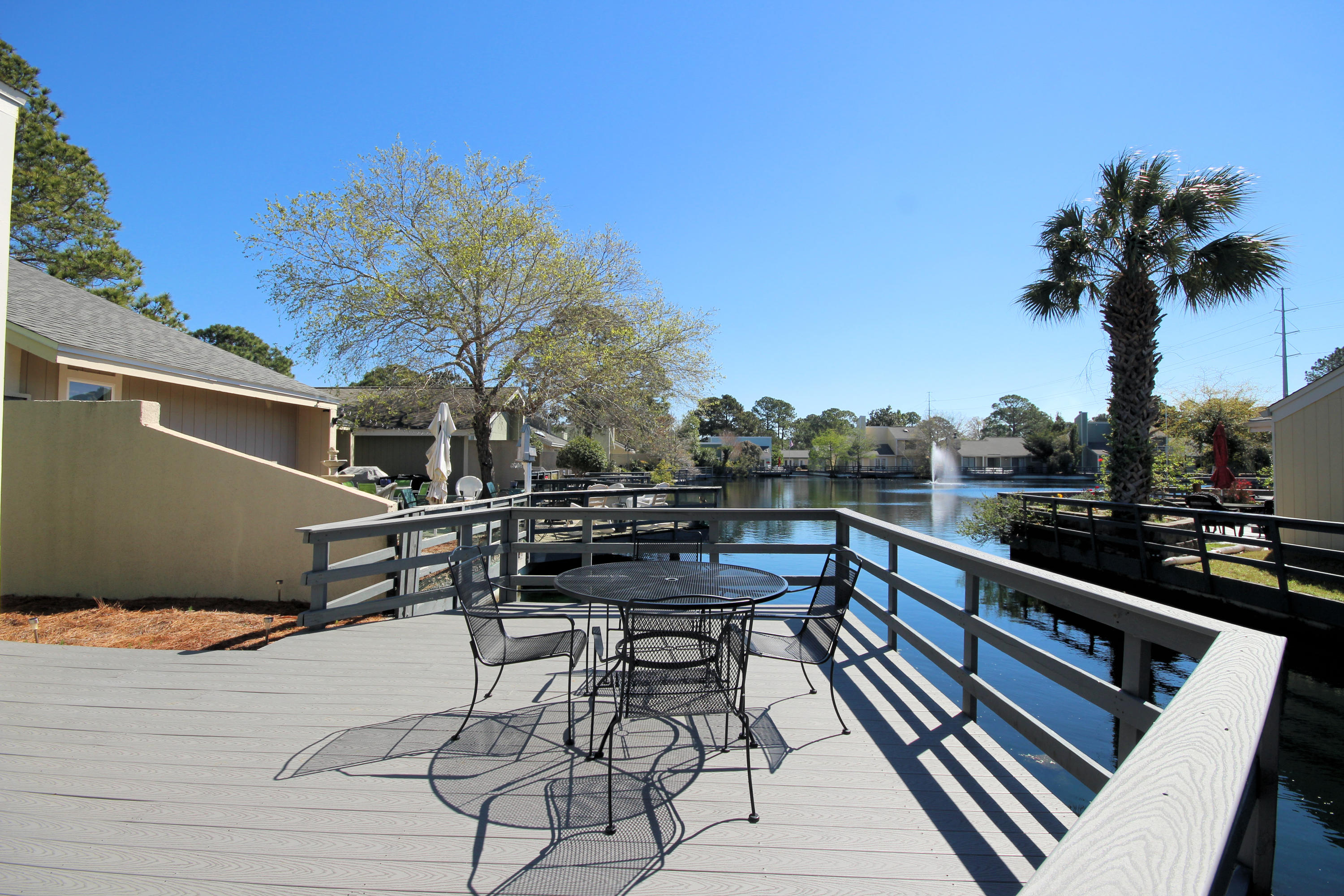 LINKSIDE VILLAGE UNIT 1 - Residential