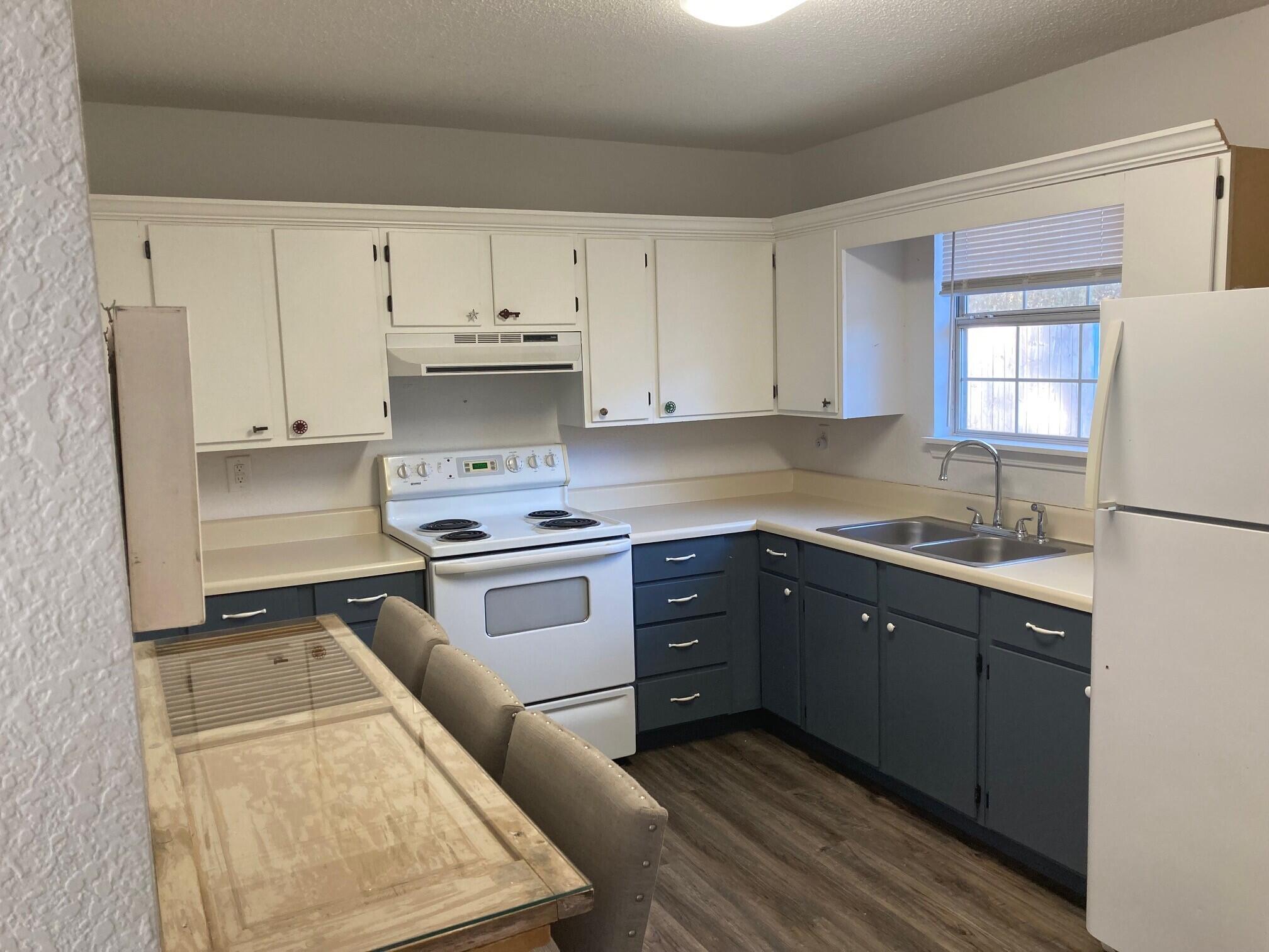 CRESTVIEW - Residential Lease