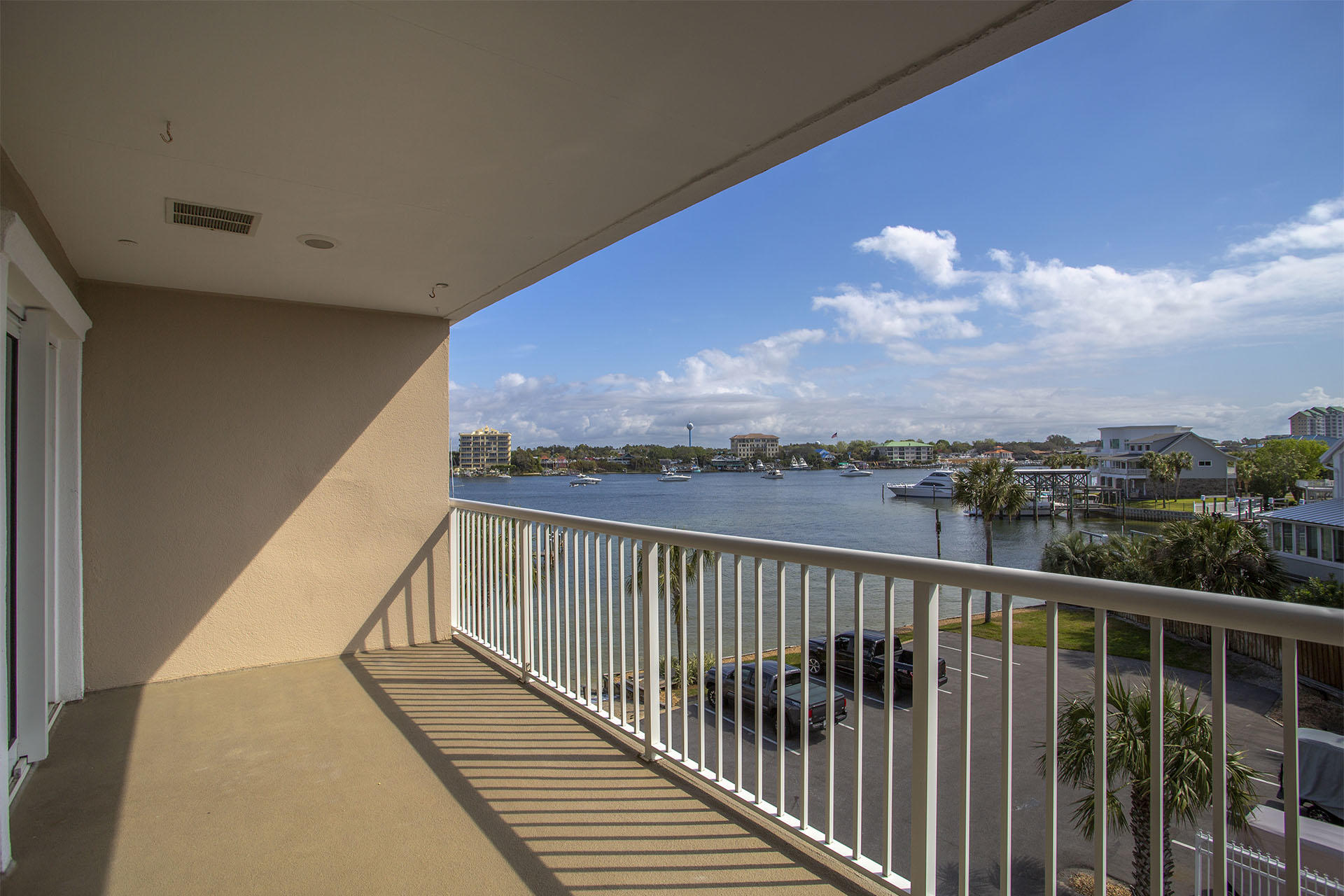 SUN KING TOWERS PH 1 - Residential