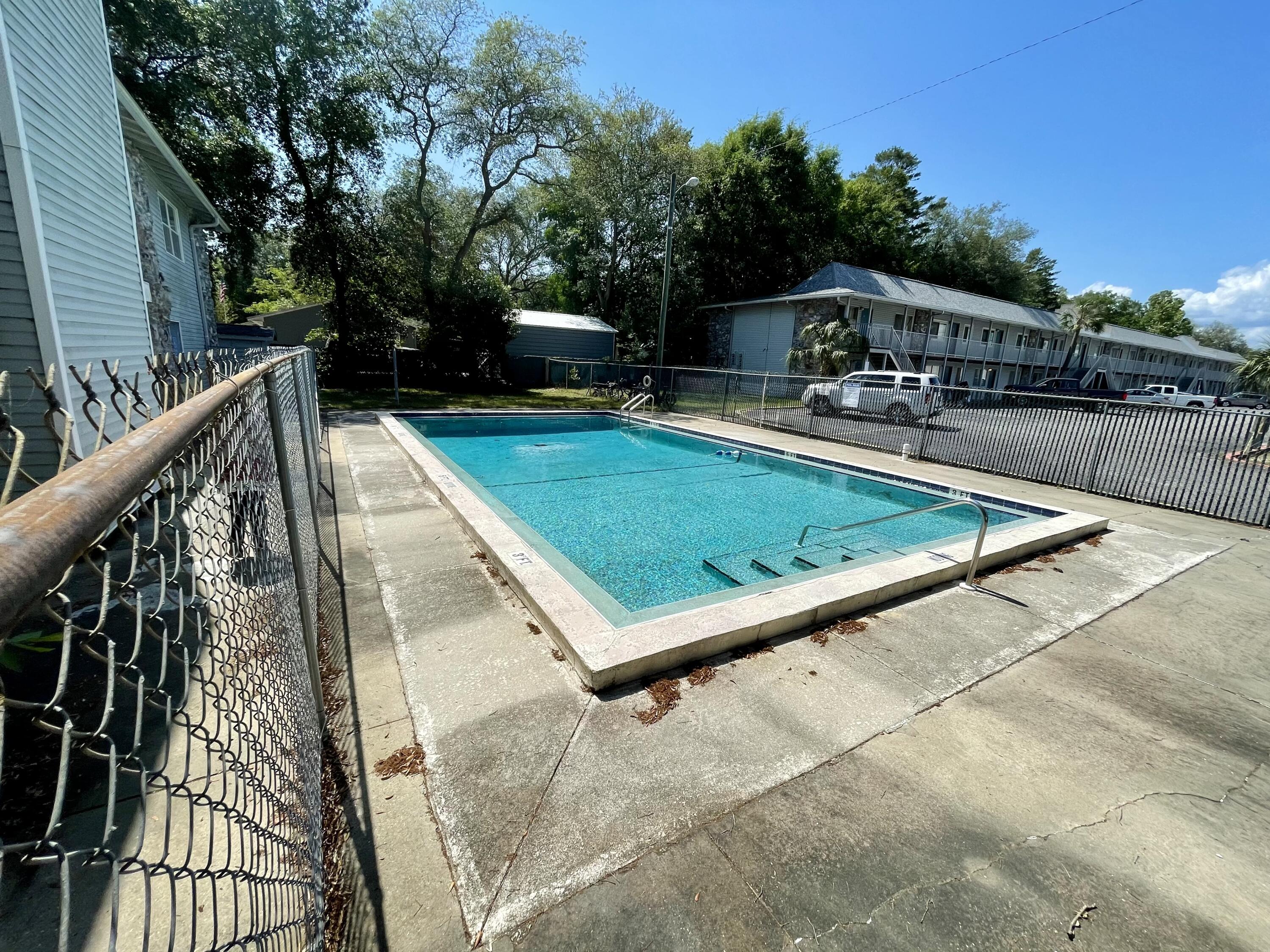 COLLEGE PARK CONDO - Residential