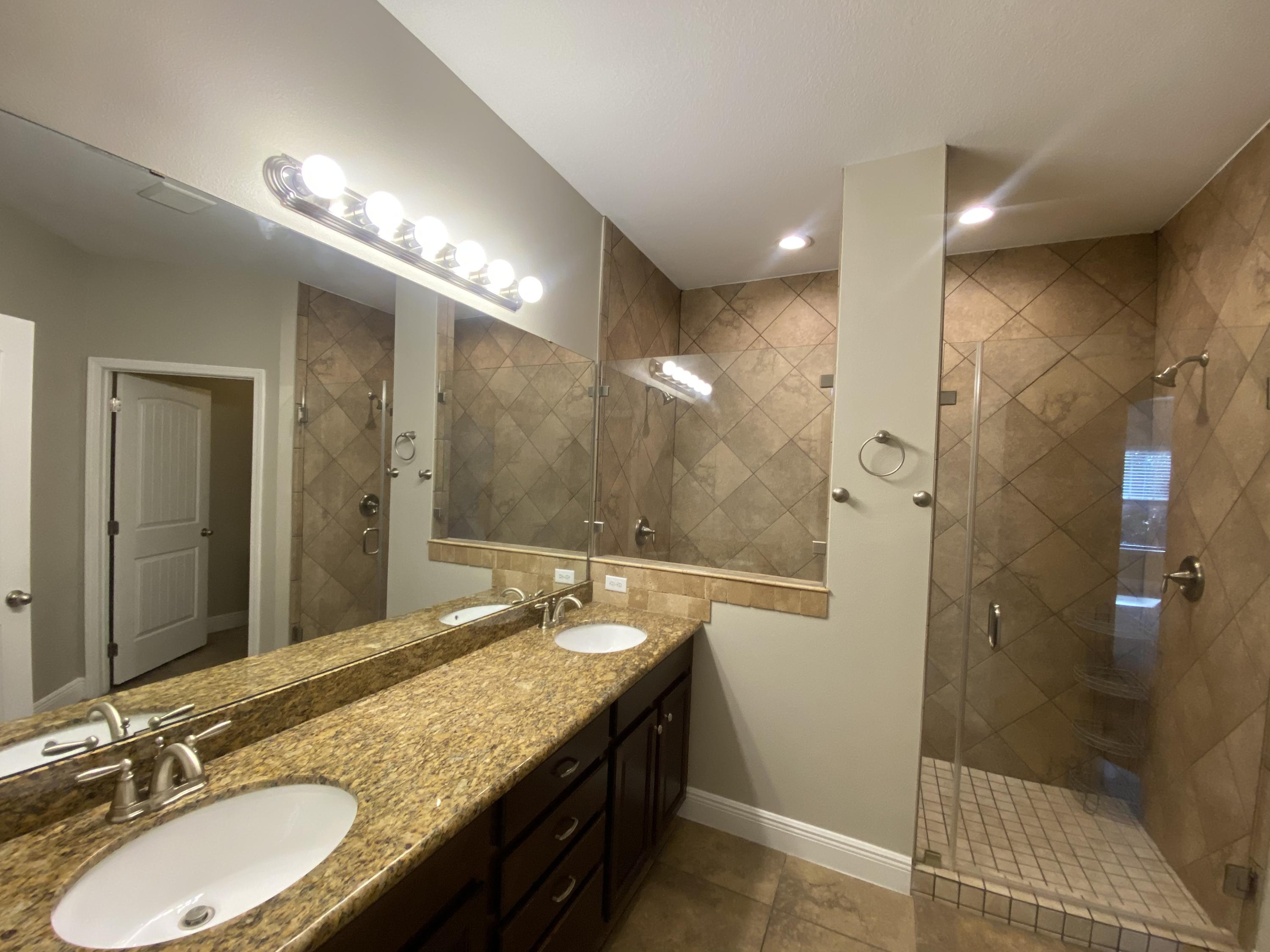 HAMMOCK BAY - Residential Lease