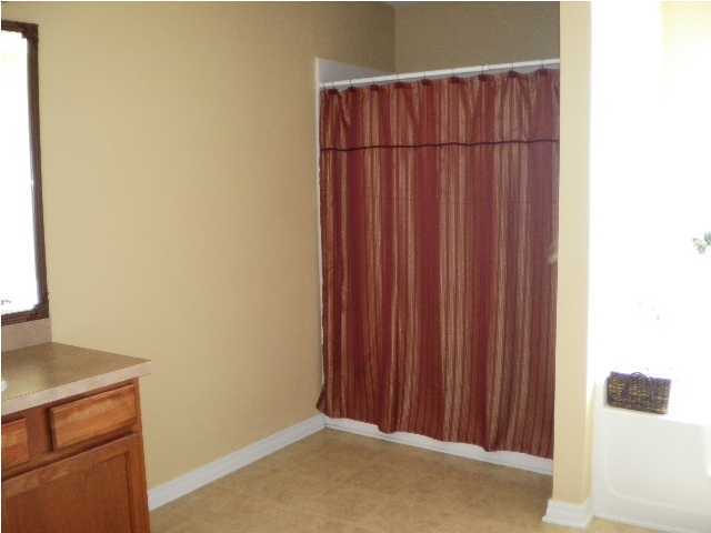 BROOKE ESTATES PH II - Residential Lease