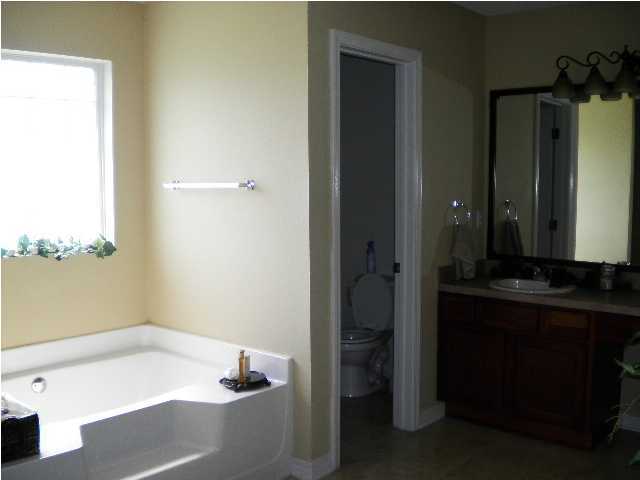 BROOKE ESTATES PH II - Residential Lease