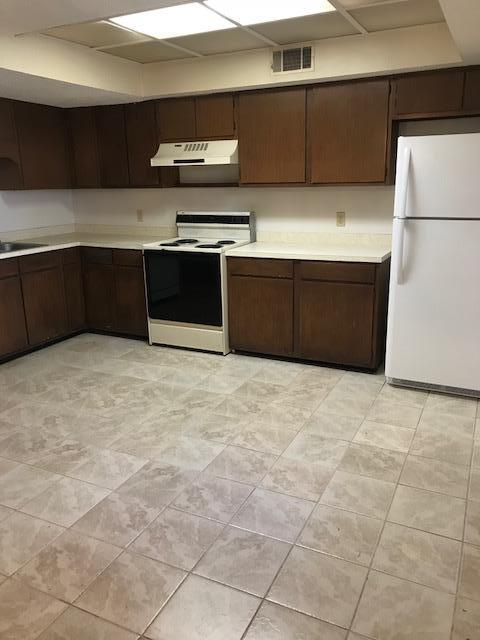 SYKES LIVING TRUST - Residential Lease