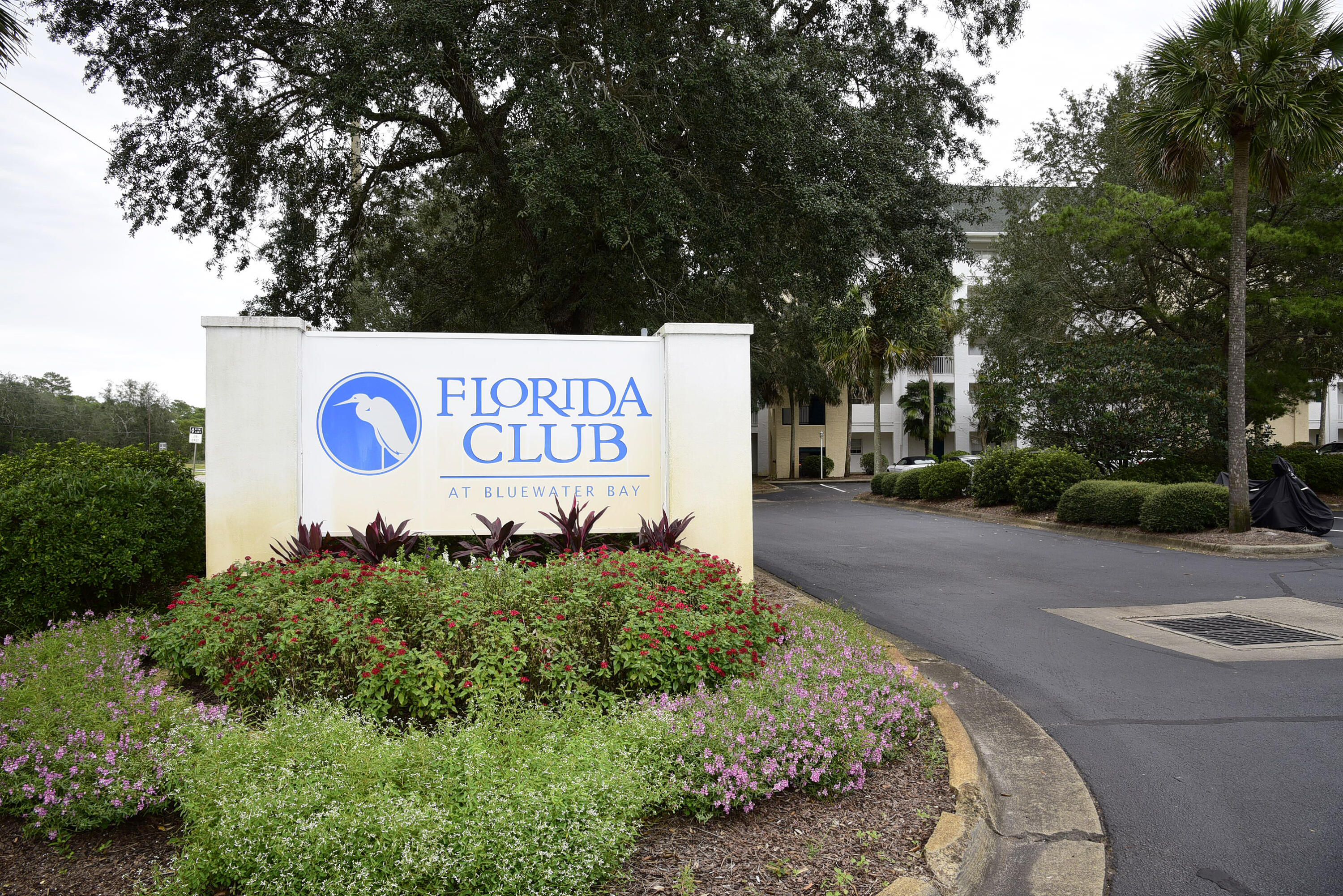 THE FLORIDA CLUB - Residential Lease