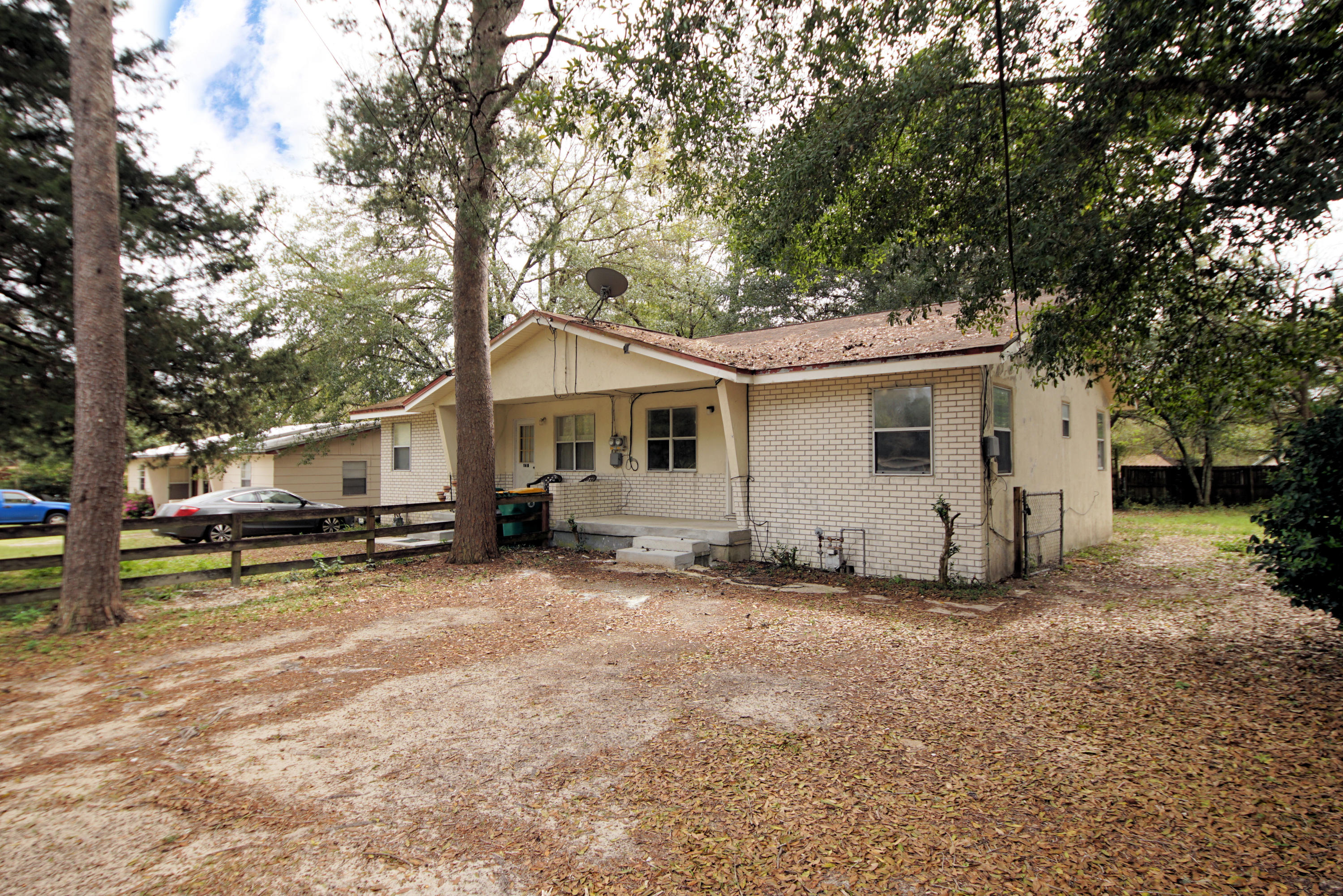 ROSEMONT - Residential Lease