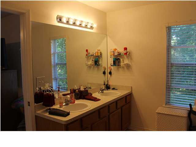 VALPARAISO PINECREST 4 - Residential Lease