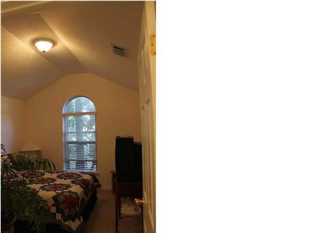 VALPARAISO PINECREST 4 - Residential Lease