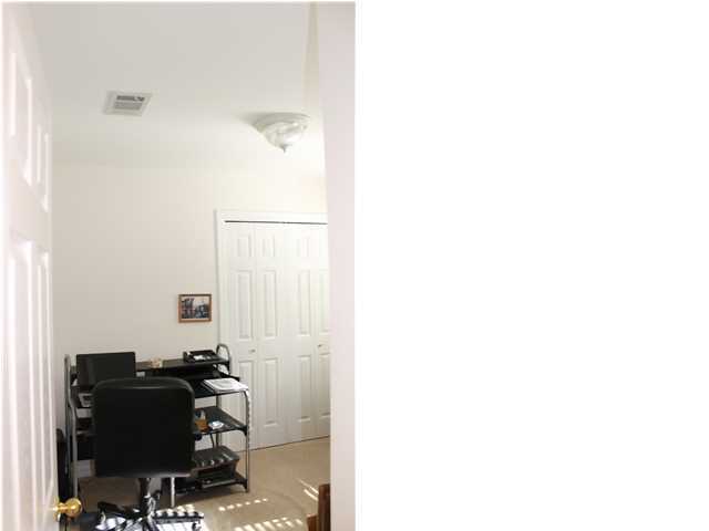 VALPARAISO PINECREST 4 - Residential Lease