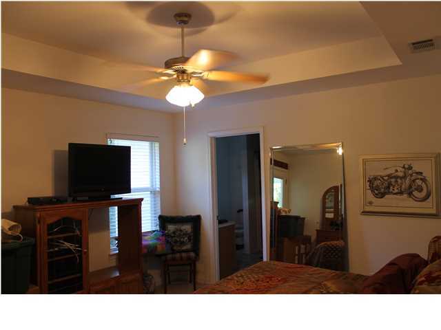 VALPARAISO PINECREST 4 - Residential Lease