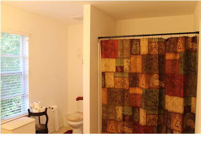 VALPARAISO PINECREST 4 - Residential Lease