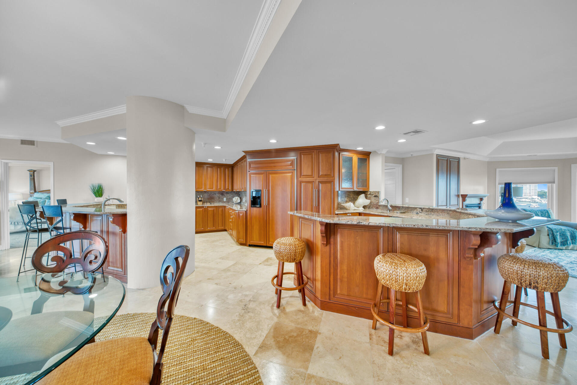 WATERVIEW TOWERS YACHT CLUB - Residential