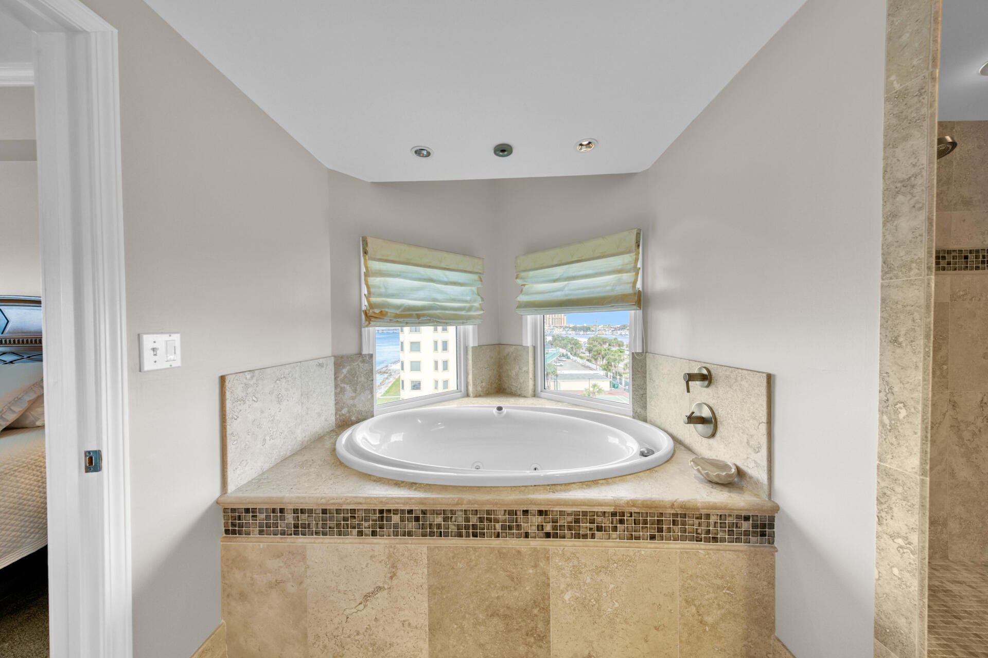WATERVIEW TOWERS YACHT CLUB - Residential