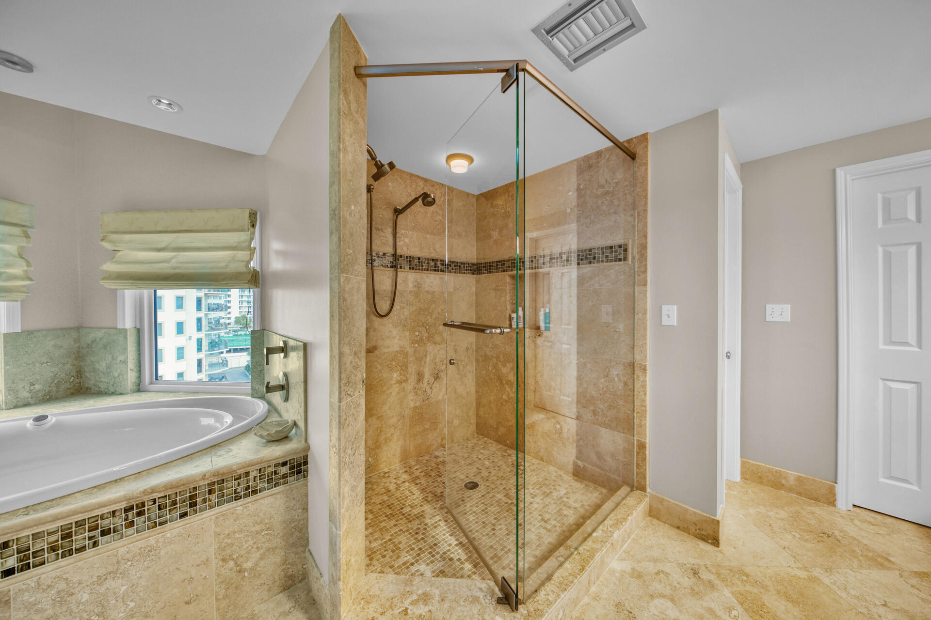 WATERVIEW TOWERS YACHT CLUB - Residential