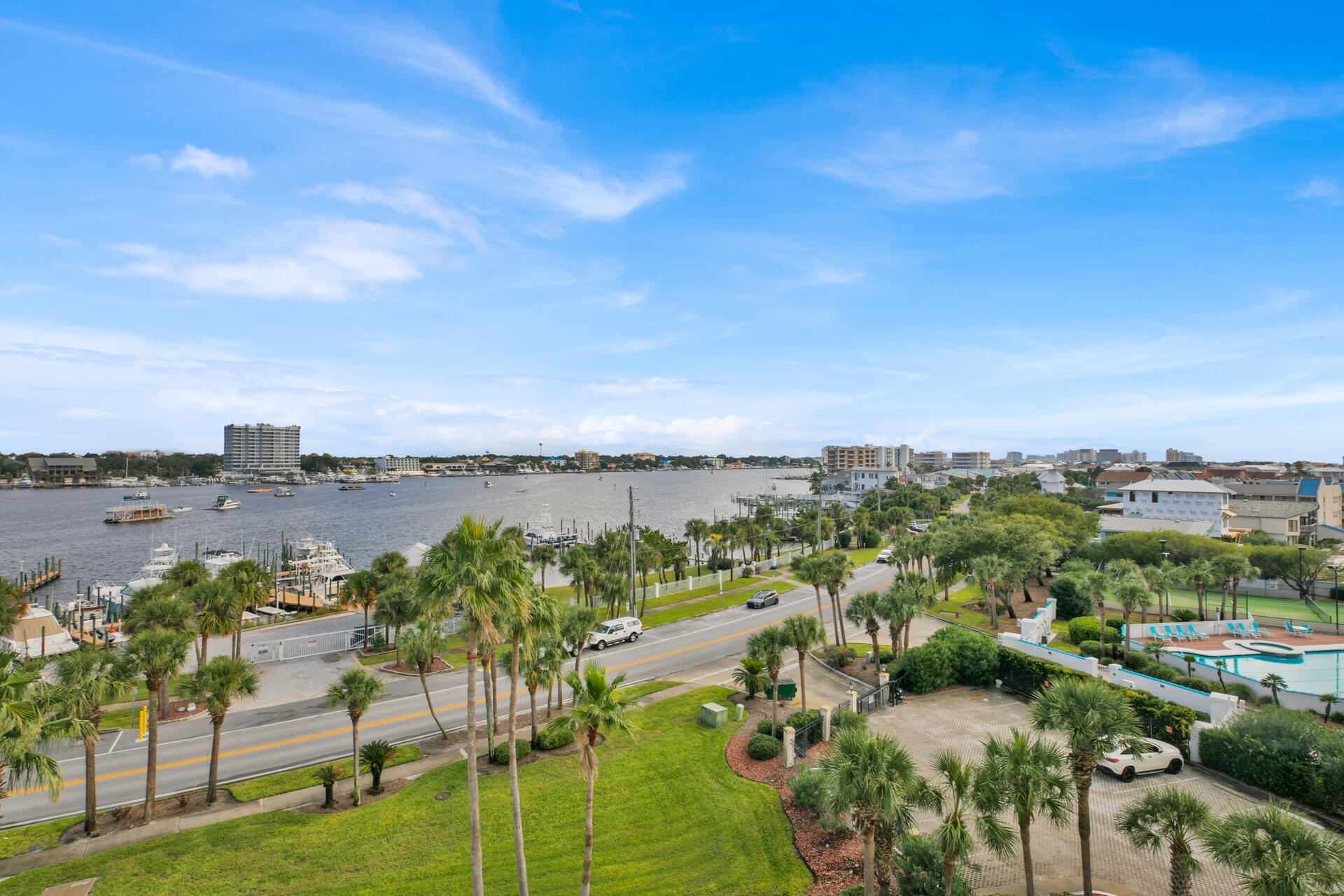 WATERVIEW TOWERS YACHT CLUB - Residential