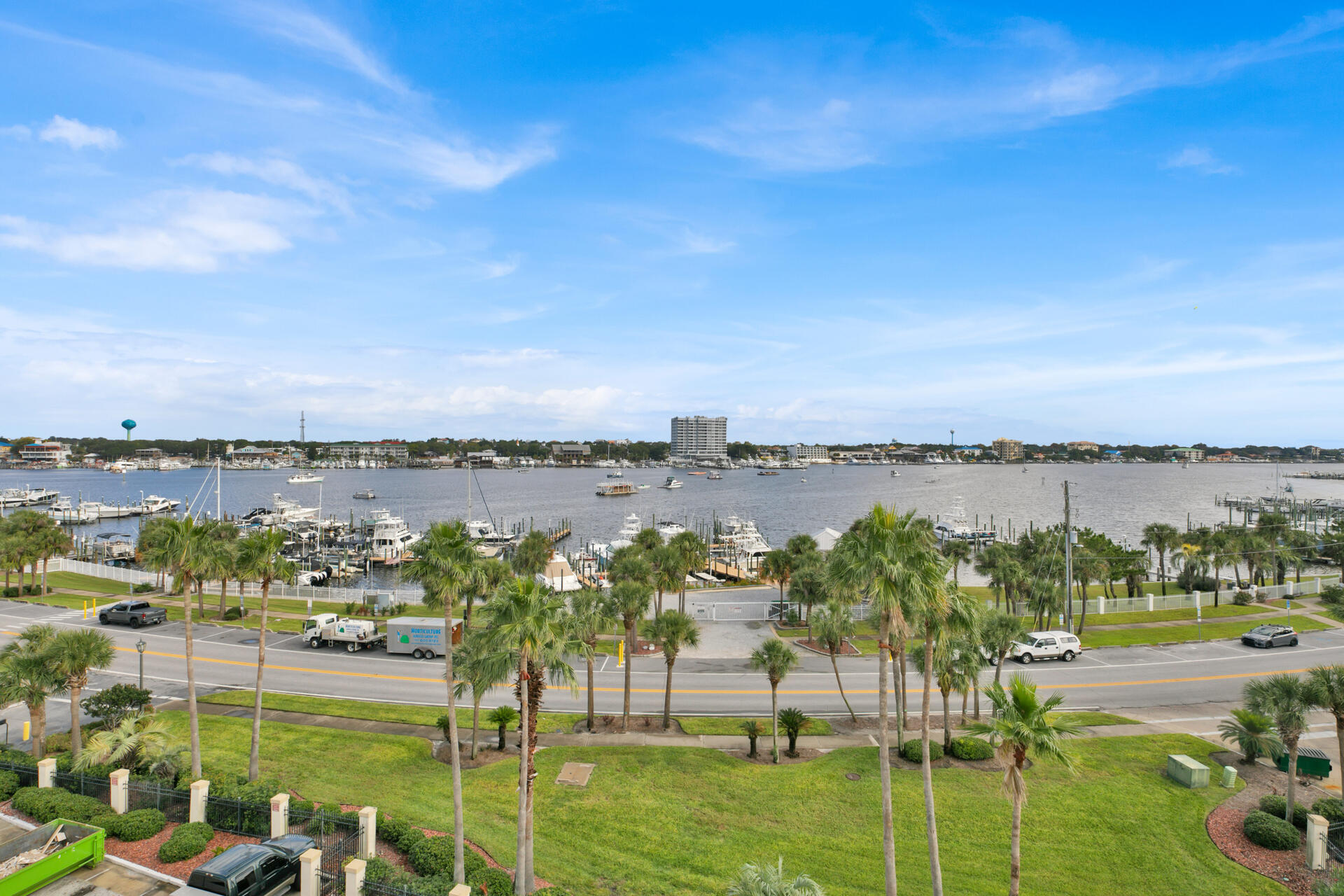 WATERVIEW TOWERS YACHT CLUB - Residential