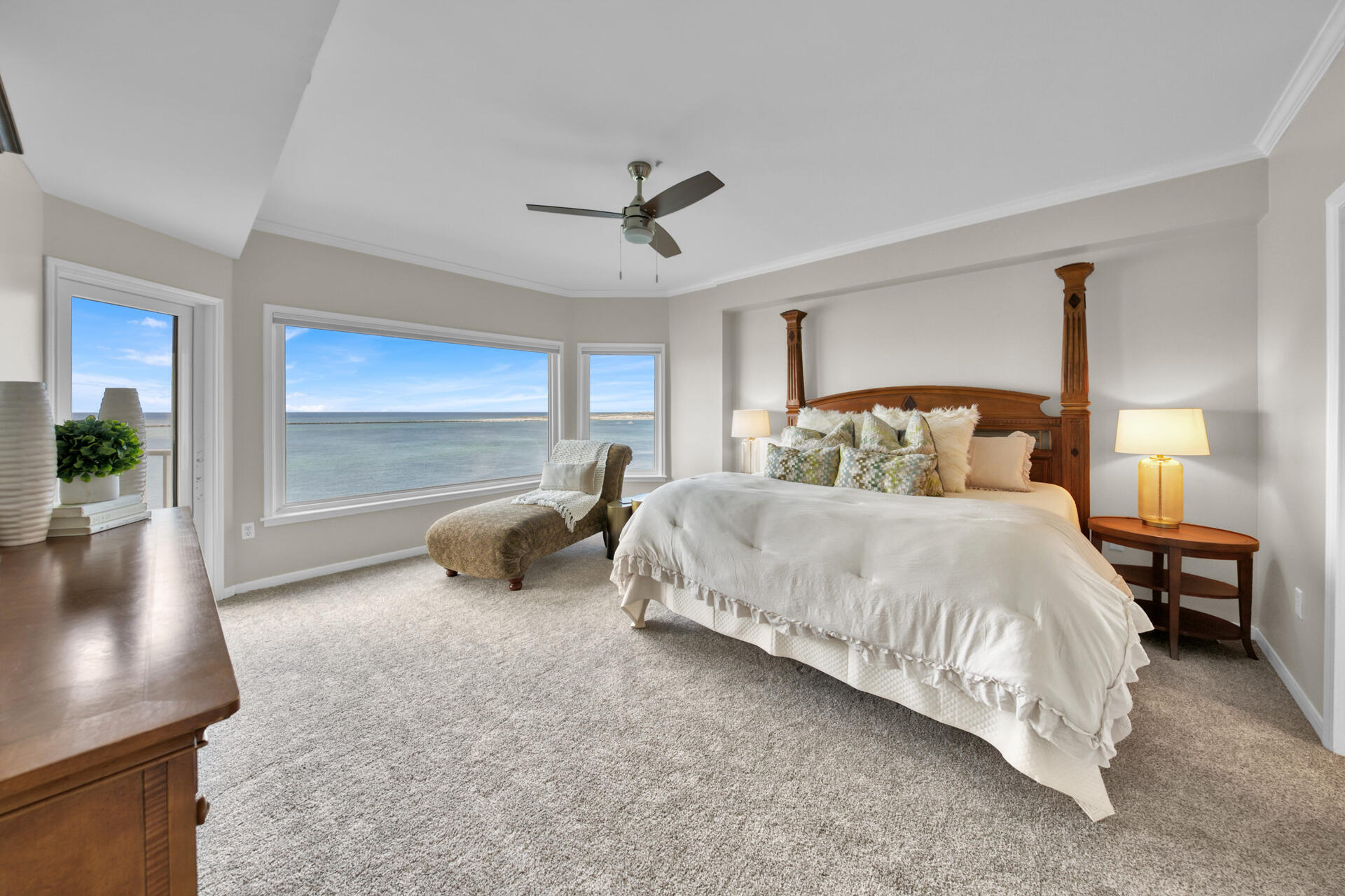 WATERVIEW TOWERS YACHT CLUB - Residential