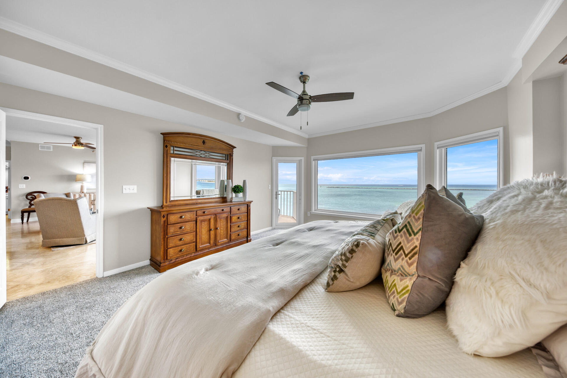 WATERVIEW TOWERS YACHT CLUB - Residential