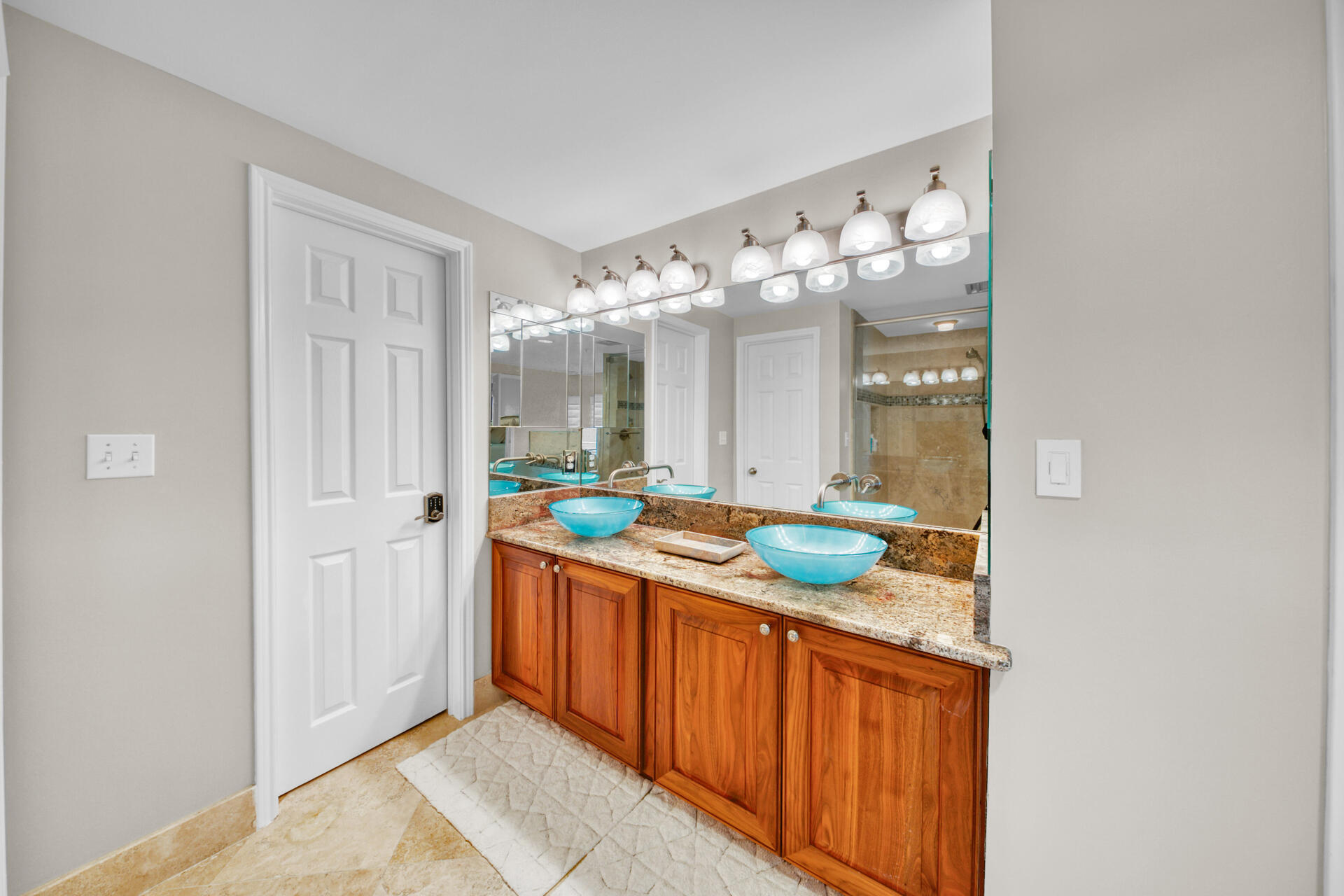 WATERVIEW TOWERS YACHT CLUB - Residential