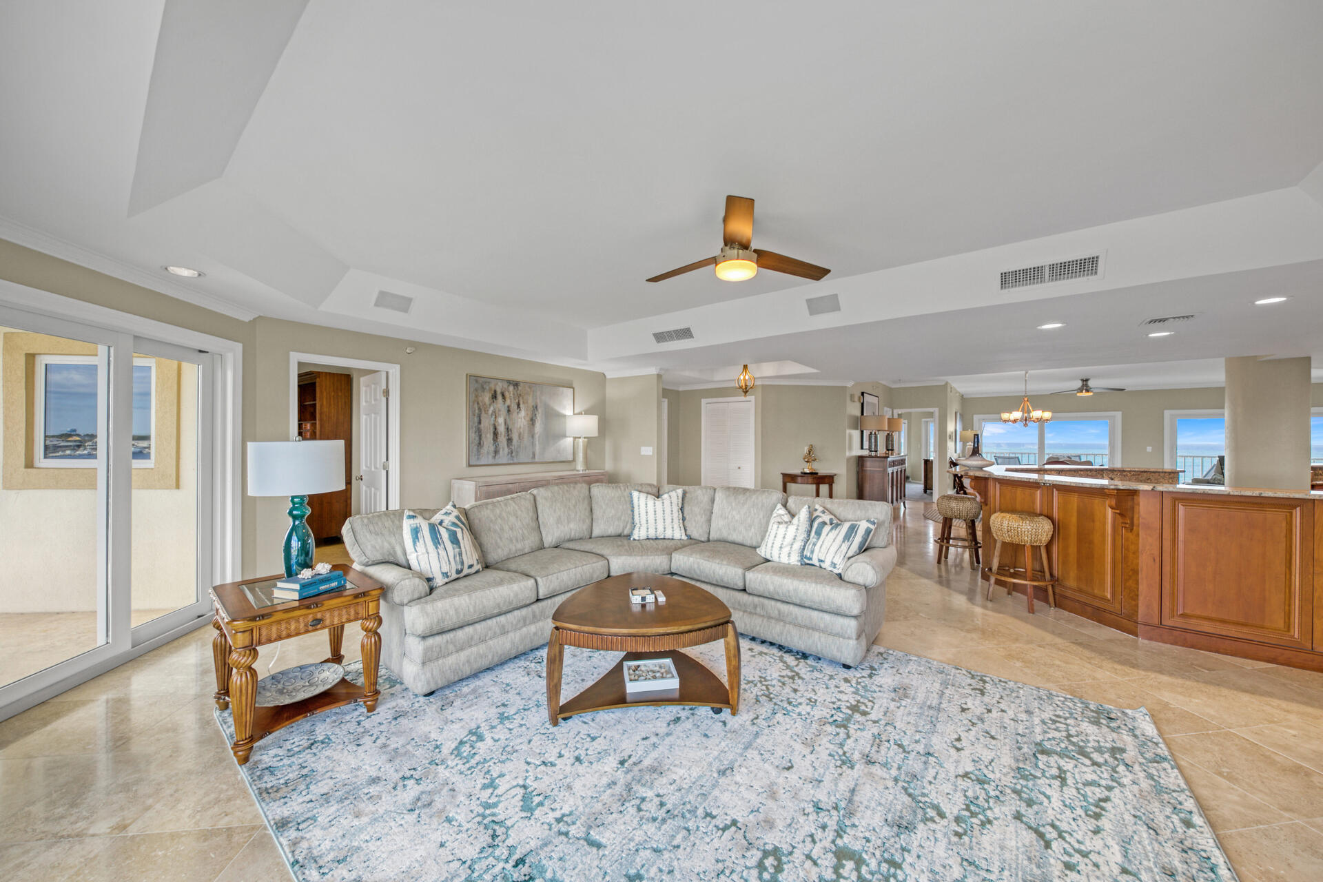 WATERVIEW TOWERS YACHT CLUB - Residential