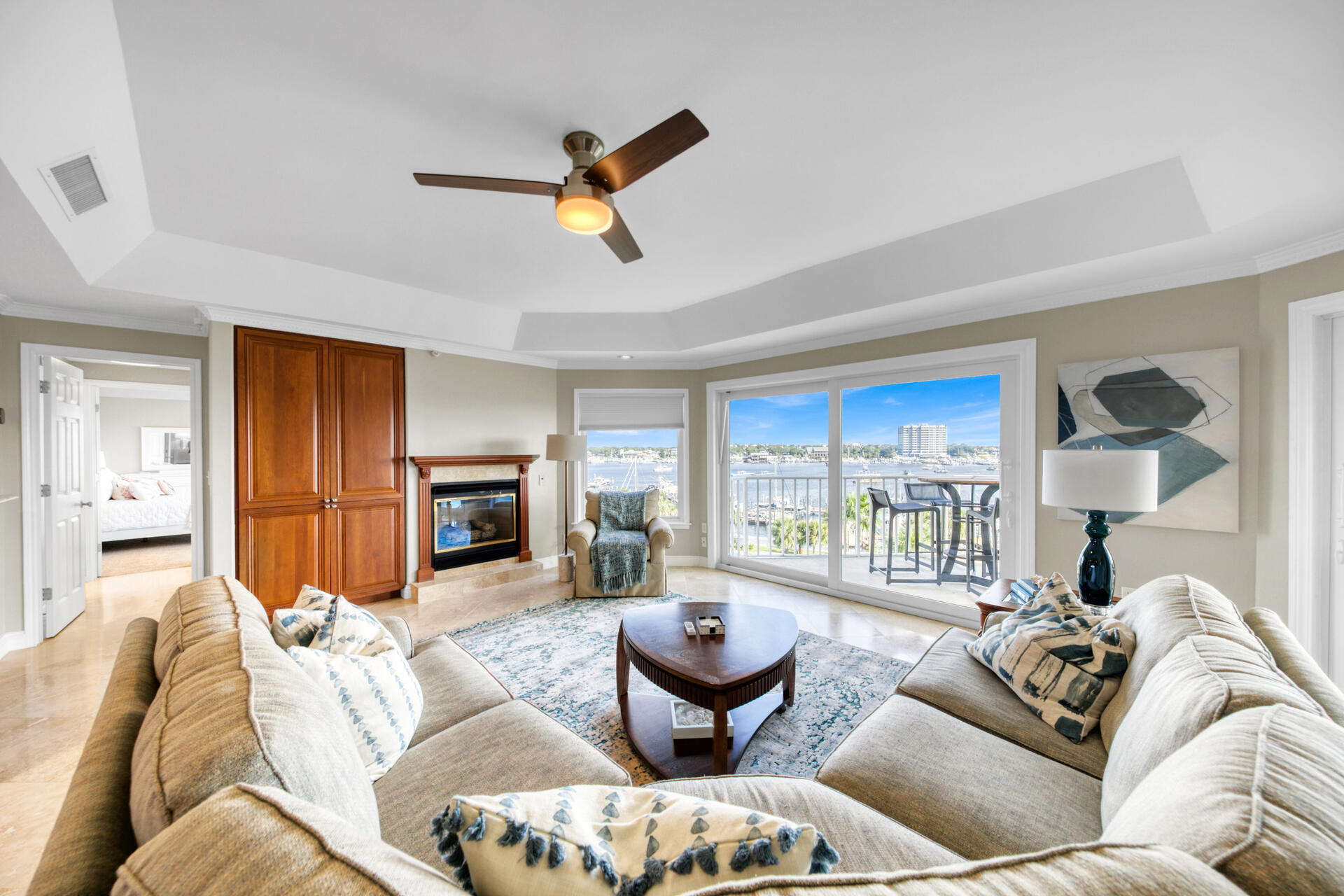 WATERVIEW TOWERS YACHT CLUB - Residential
