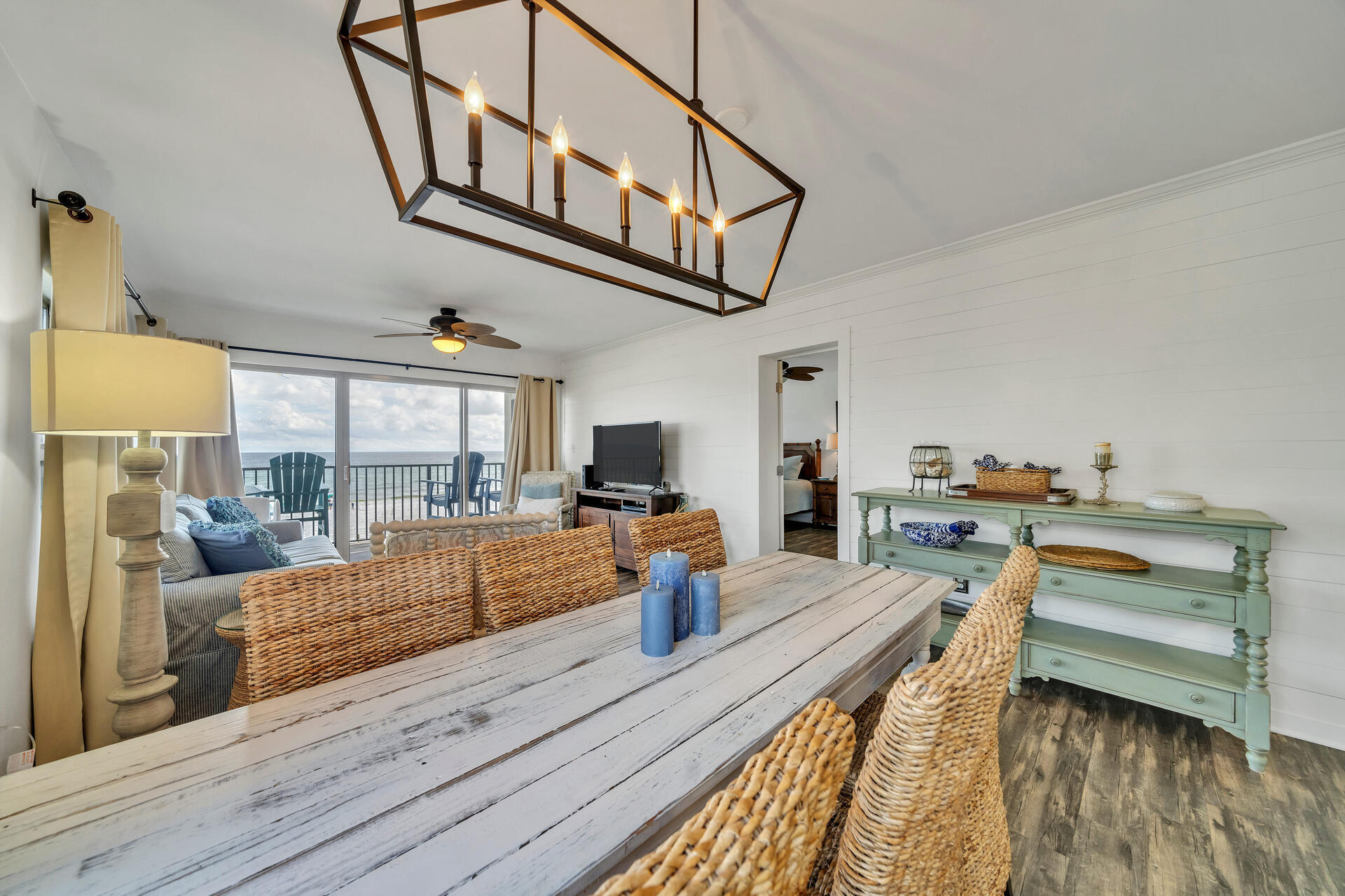 EMERALD TOWERS WEST CONDO - Residential