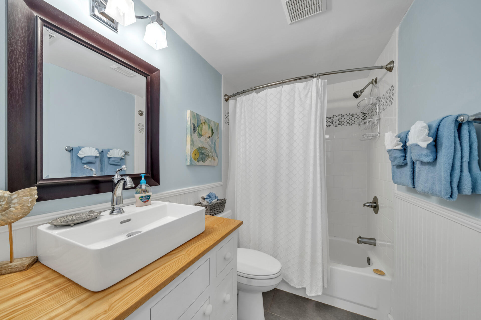 EMERALD TOWERS WEST CONDO - Residential