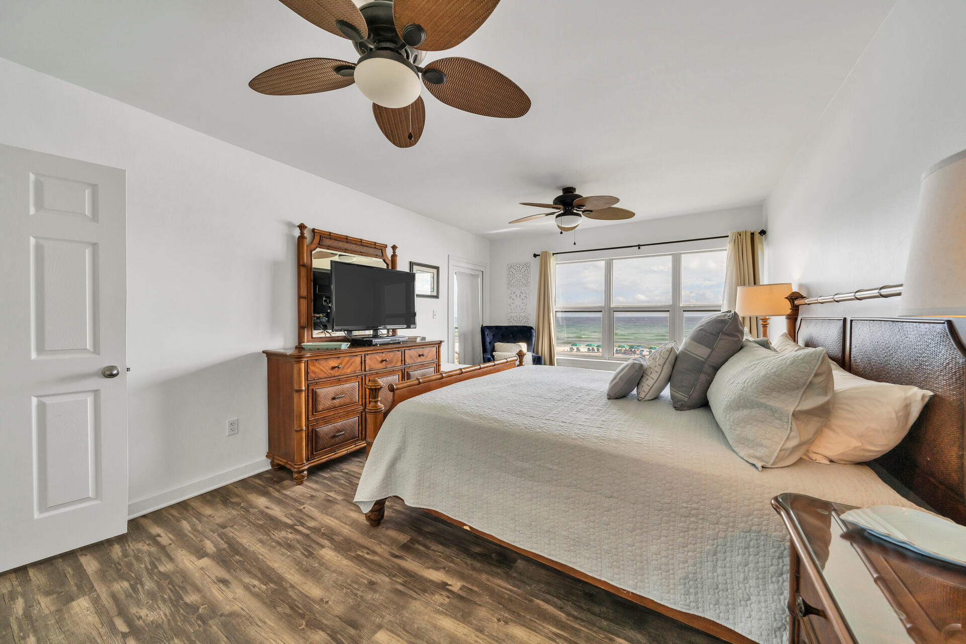 EMERALD TOWERS WEST CONDO - Residential