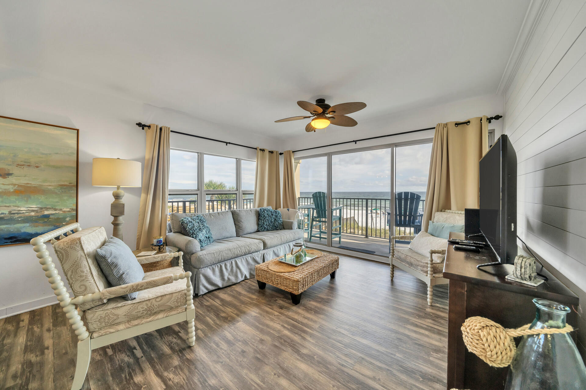 EMERALD TOWERS WEST CONDO - Residential