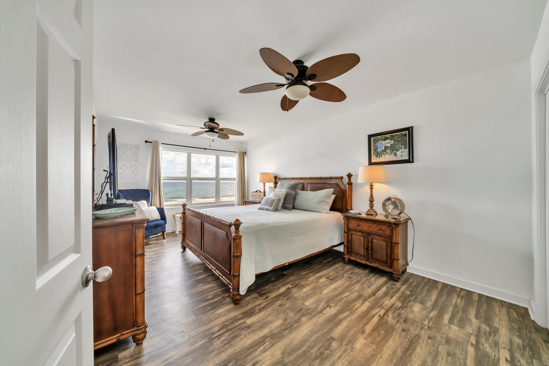 EMERALD TOWERS WEST CONDO - Residential