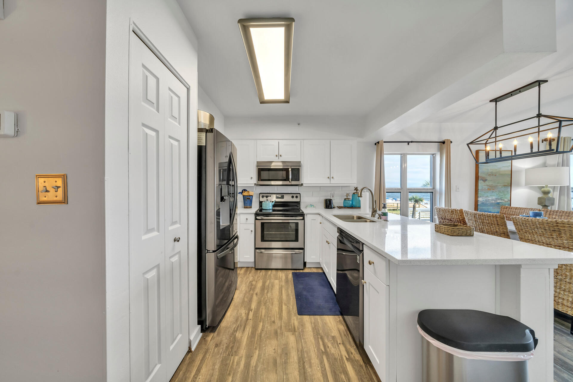 EMERALD TOWERS WEST CONDO - Residential