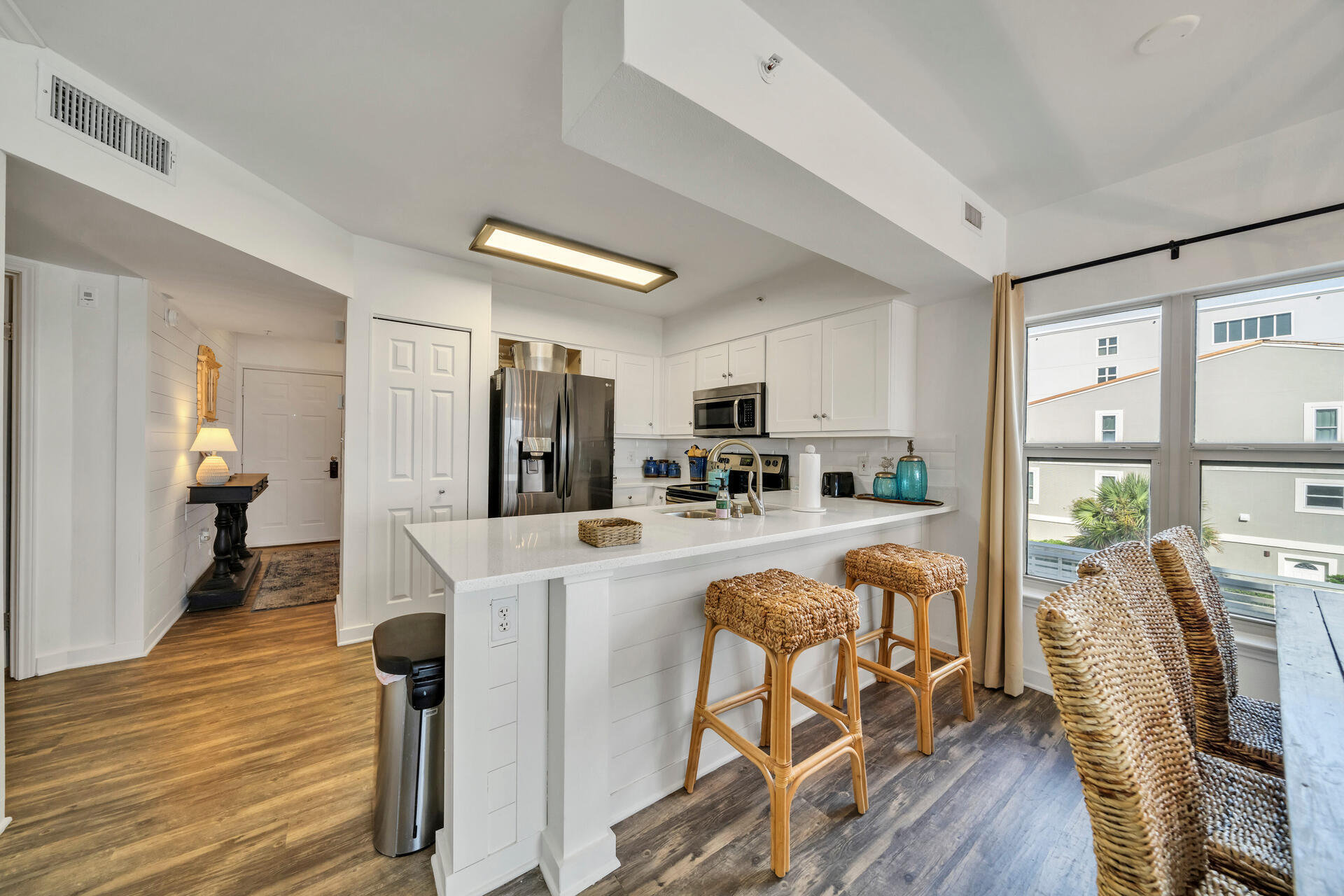 EMERALD TOWERS WEST CONDO - Residential