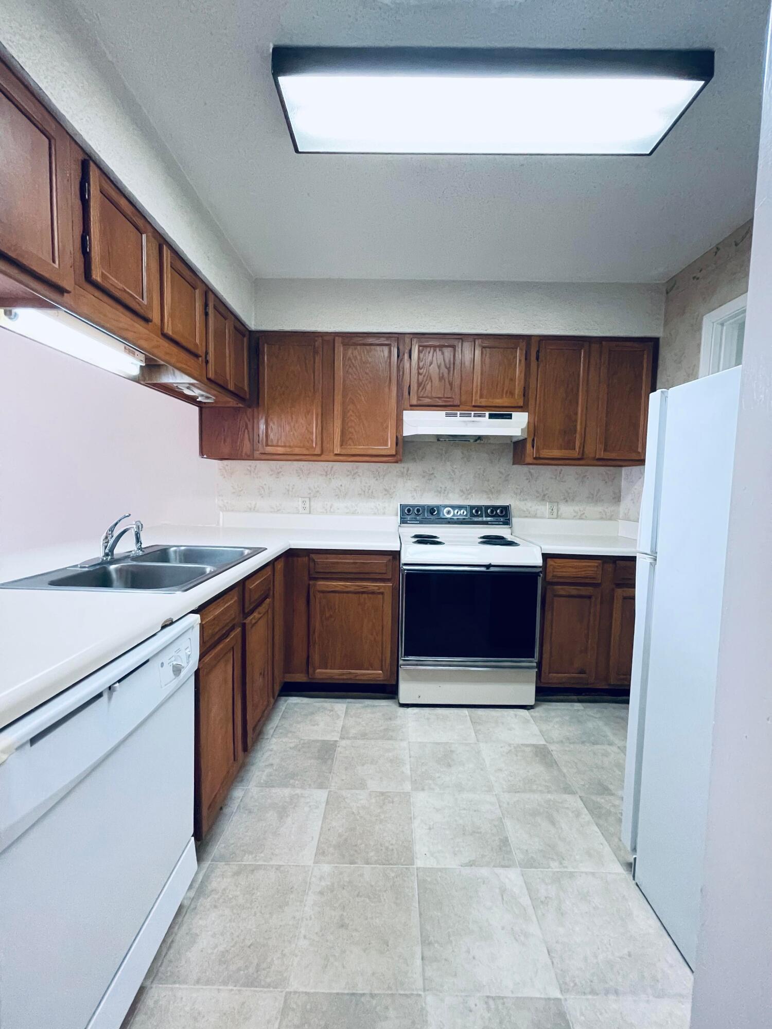 CARMEL VILLAGE T/H - Residential Lease