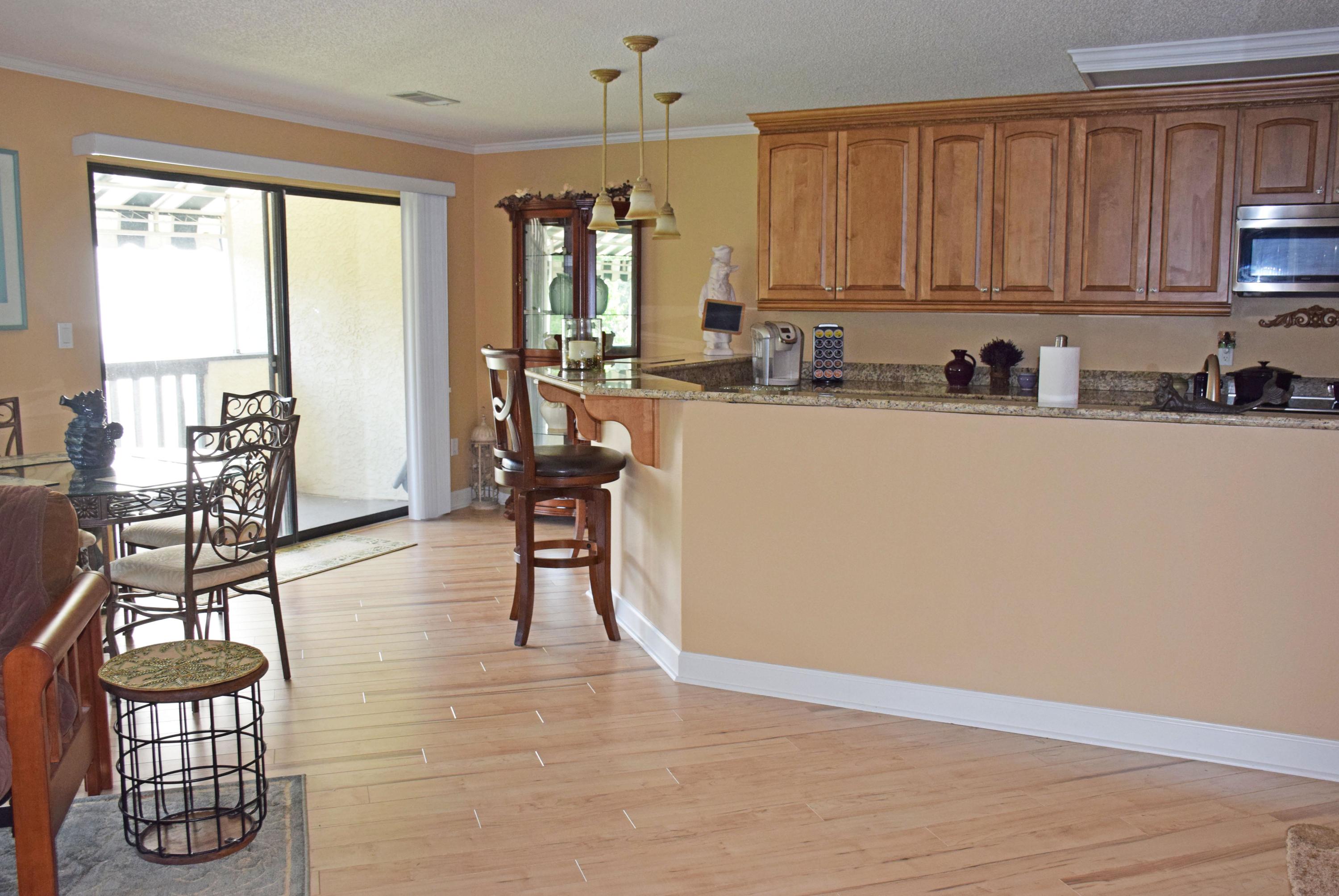 LAKESIDE CONDO AT BLUEWATER BAY - Residential