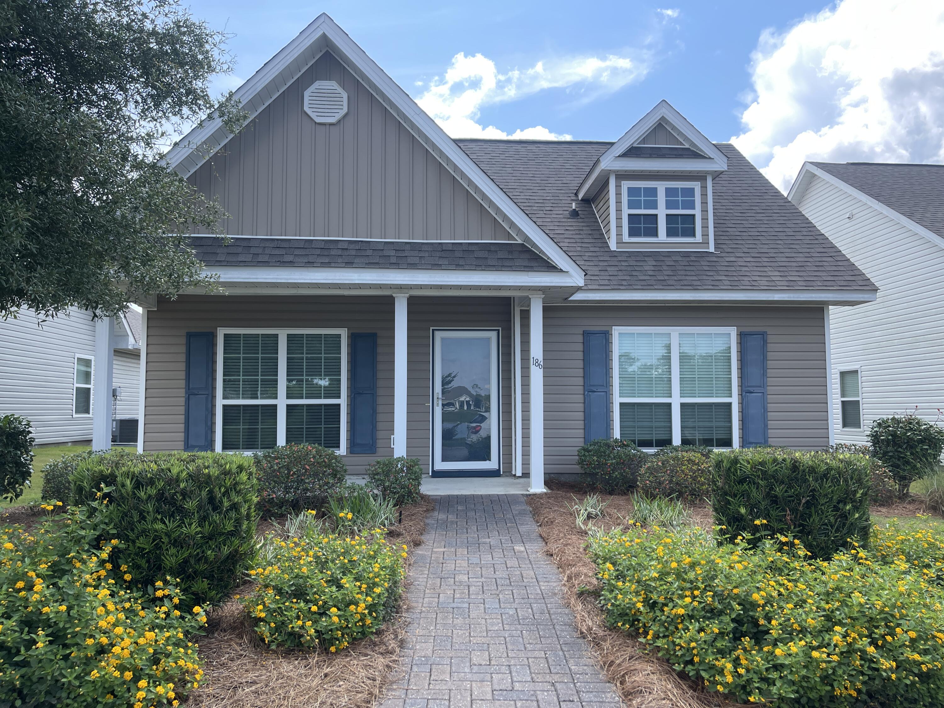 HAMMOCK BAY - Residential Lease