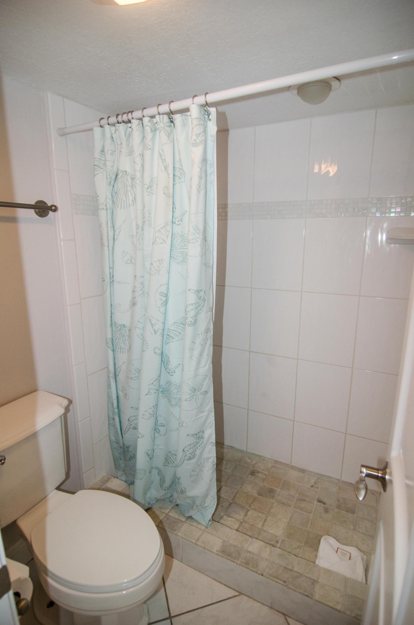 BEACH HOUSE CONDO PH 2 - Residential