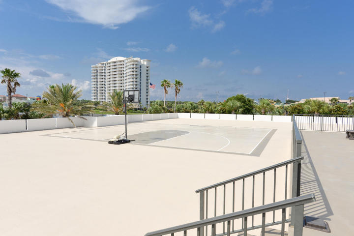 REGENCY TOWERS - Residential