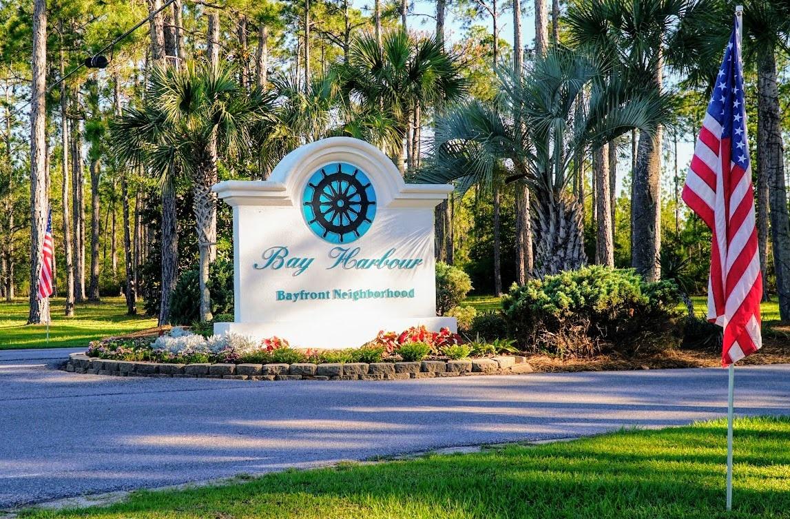 BAY HARBOUR - Land