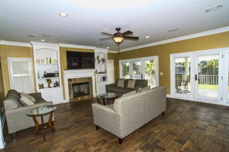 CRYSTAL BEACH - Residential
