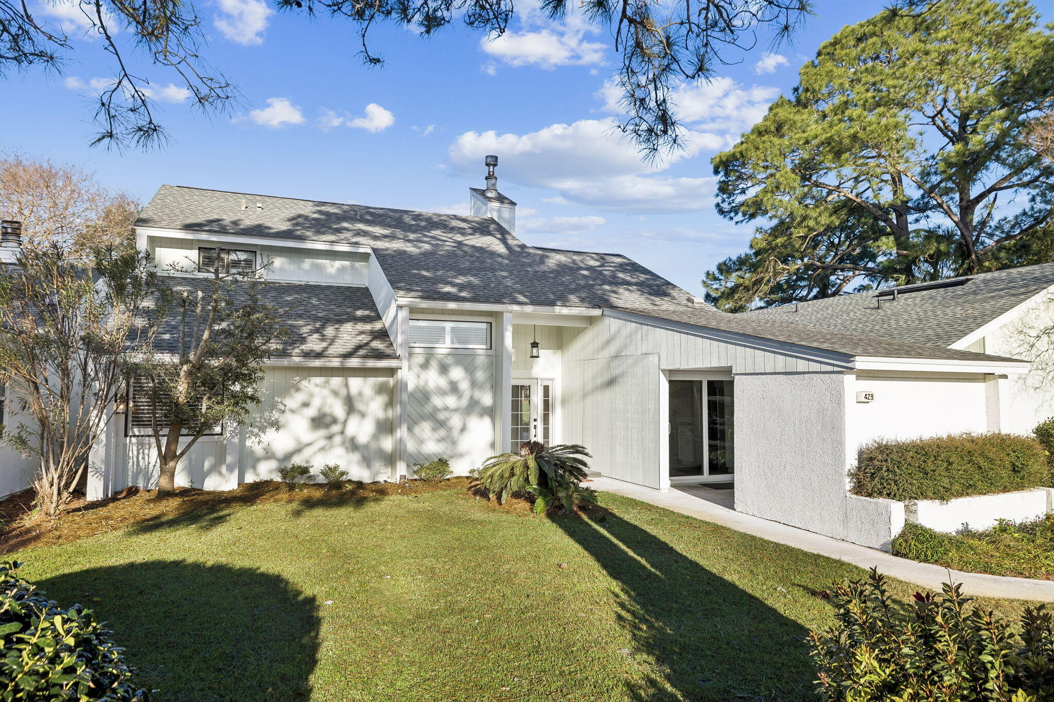 LINKSIDE VILLAGE UNIT 1 - Residential