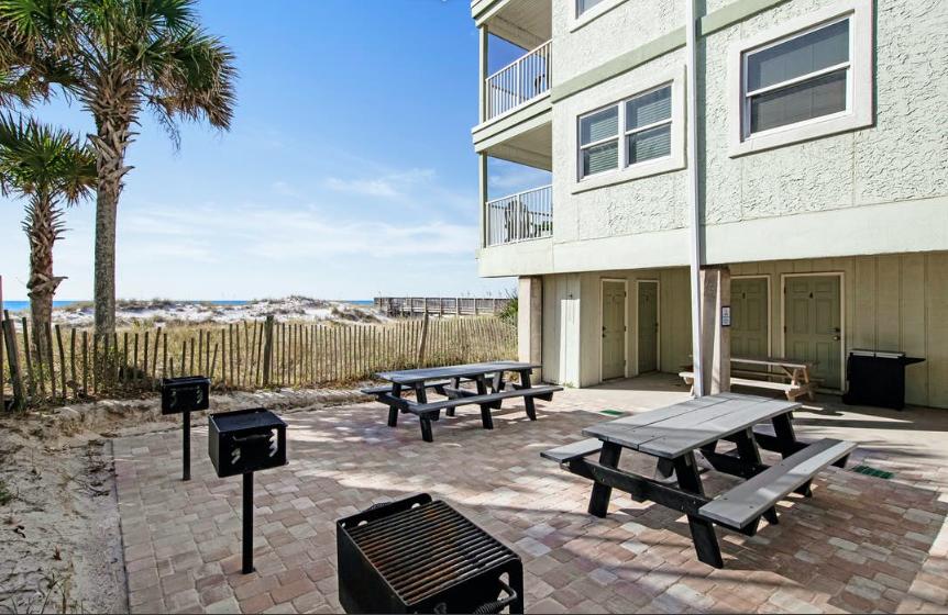 Commodore's Retreat - Residential