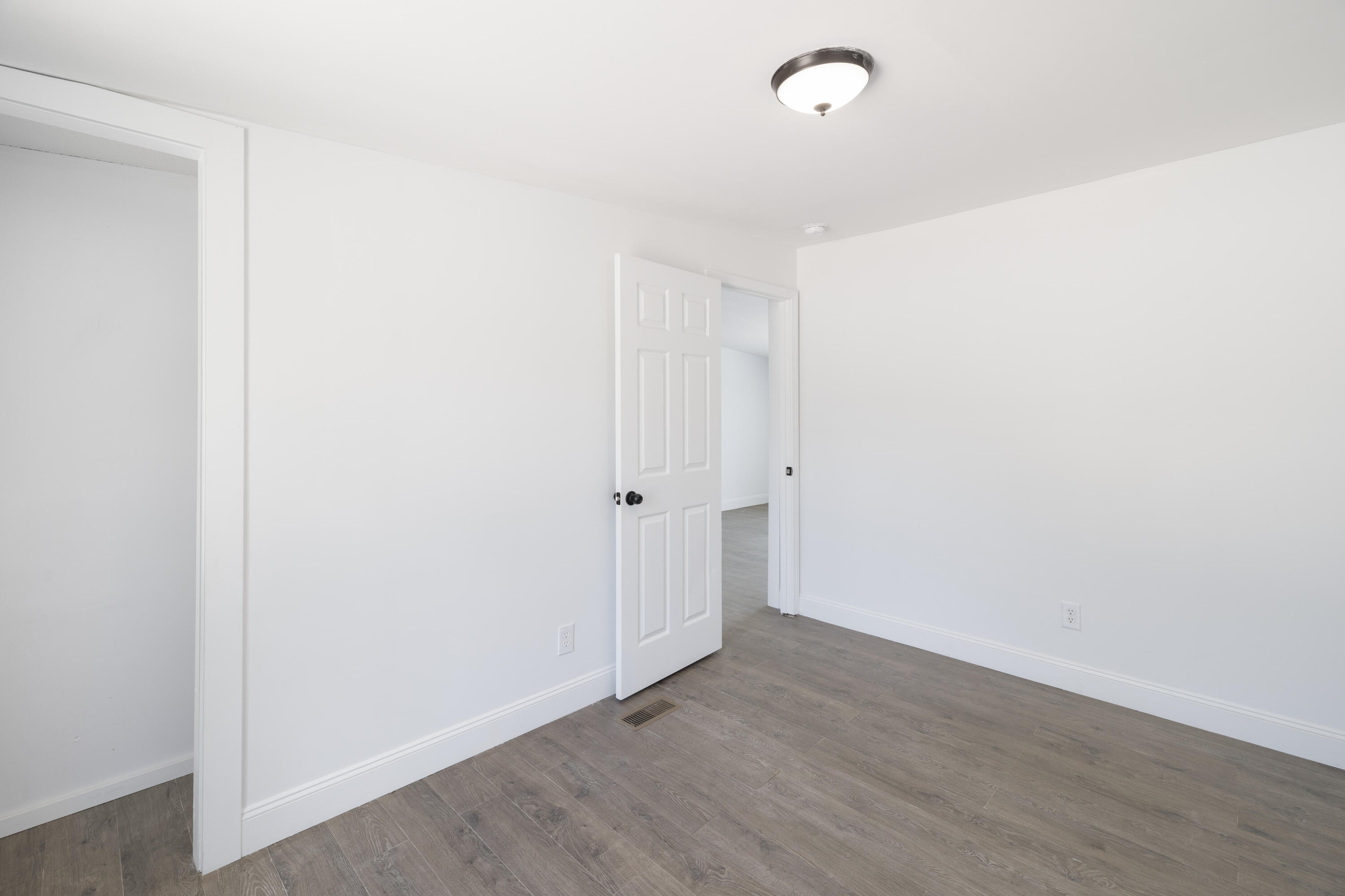 LOTS 138 BLK N JUNIPER LAKE EST UNIT 6 OF OAKWOOD HILLS PB 5-5 OR 3232-753 - Residential