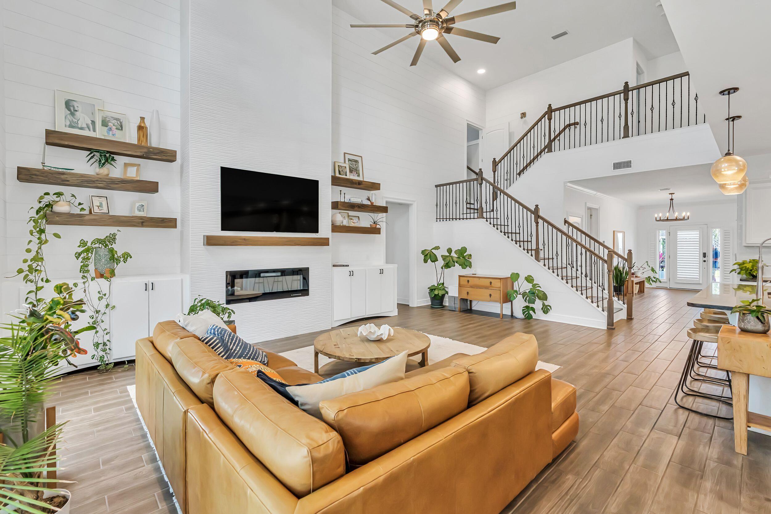 Mussett Bayou Manor - Residential