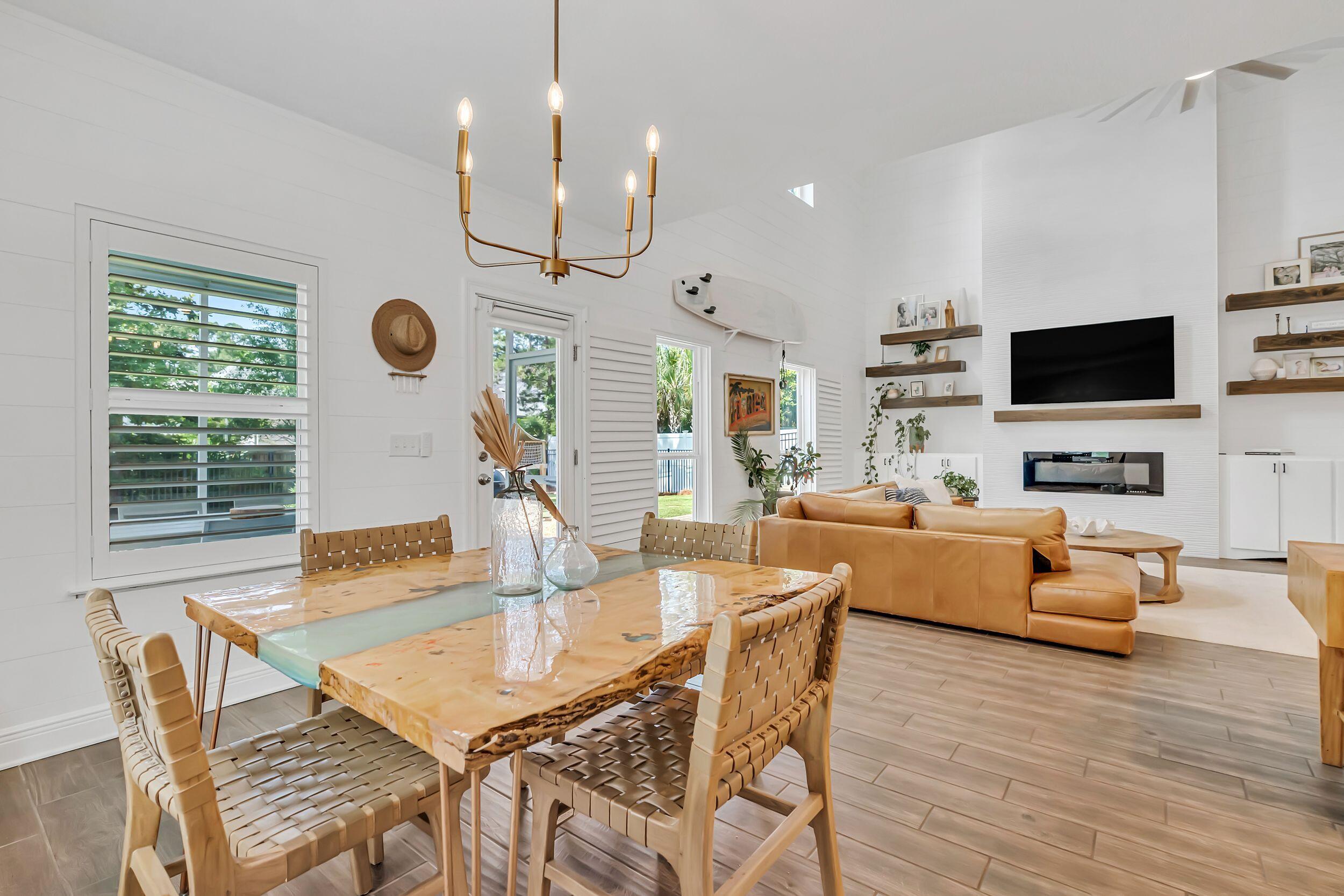Mussett Bayou Manor - Residential