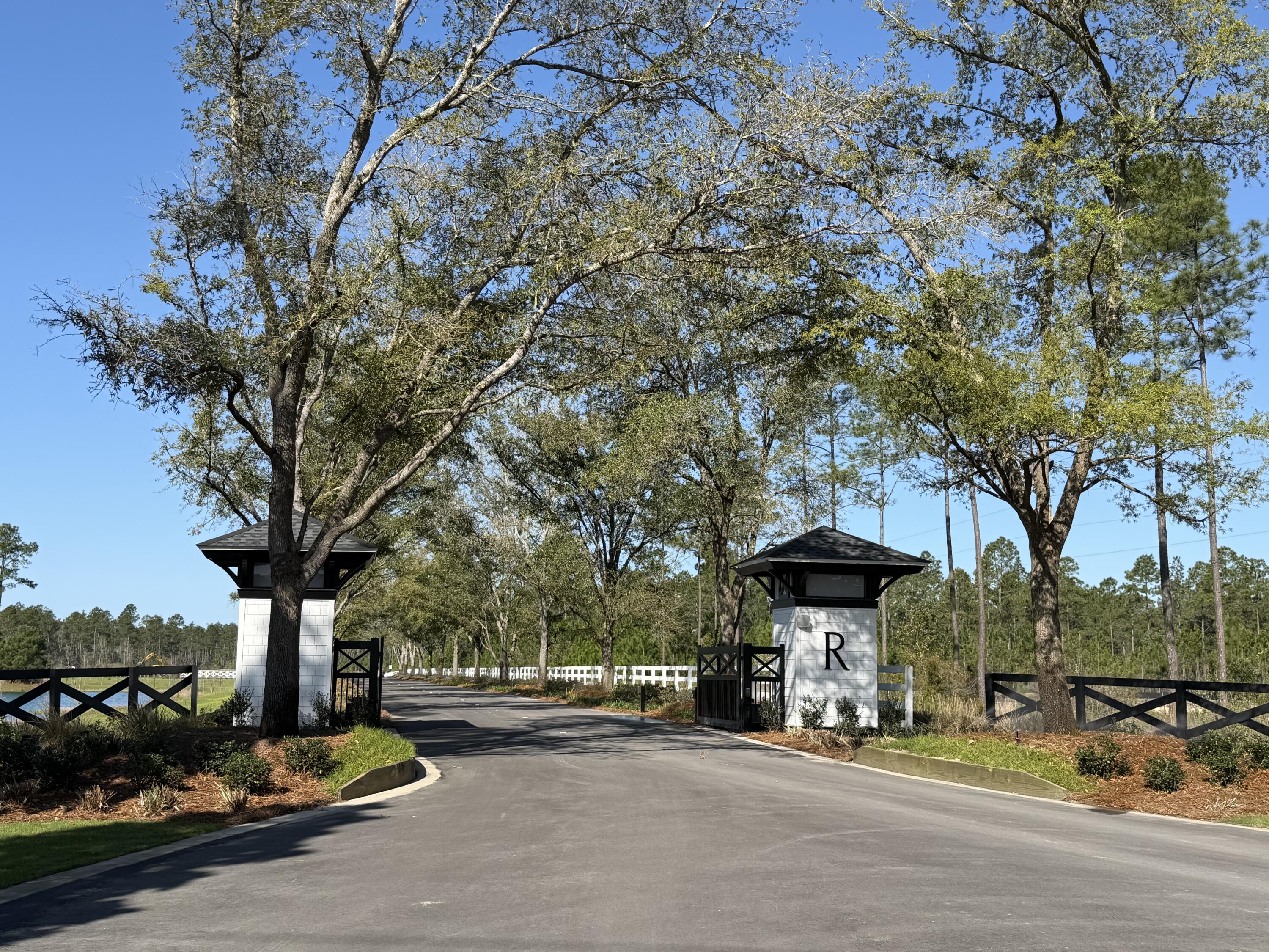 HAMMOCK BAY - Land