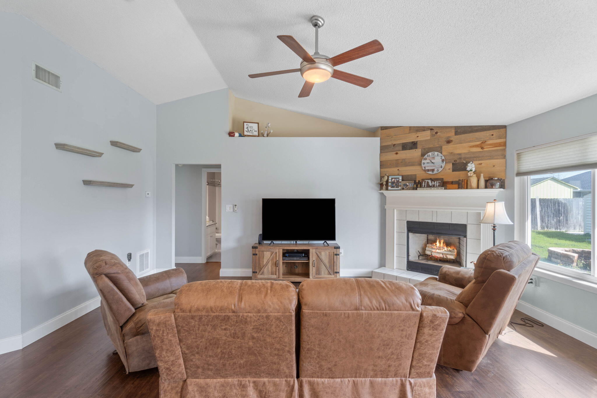 HAMPTON RIDGE ESTATES - Residential